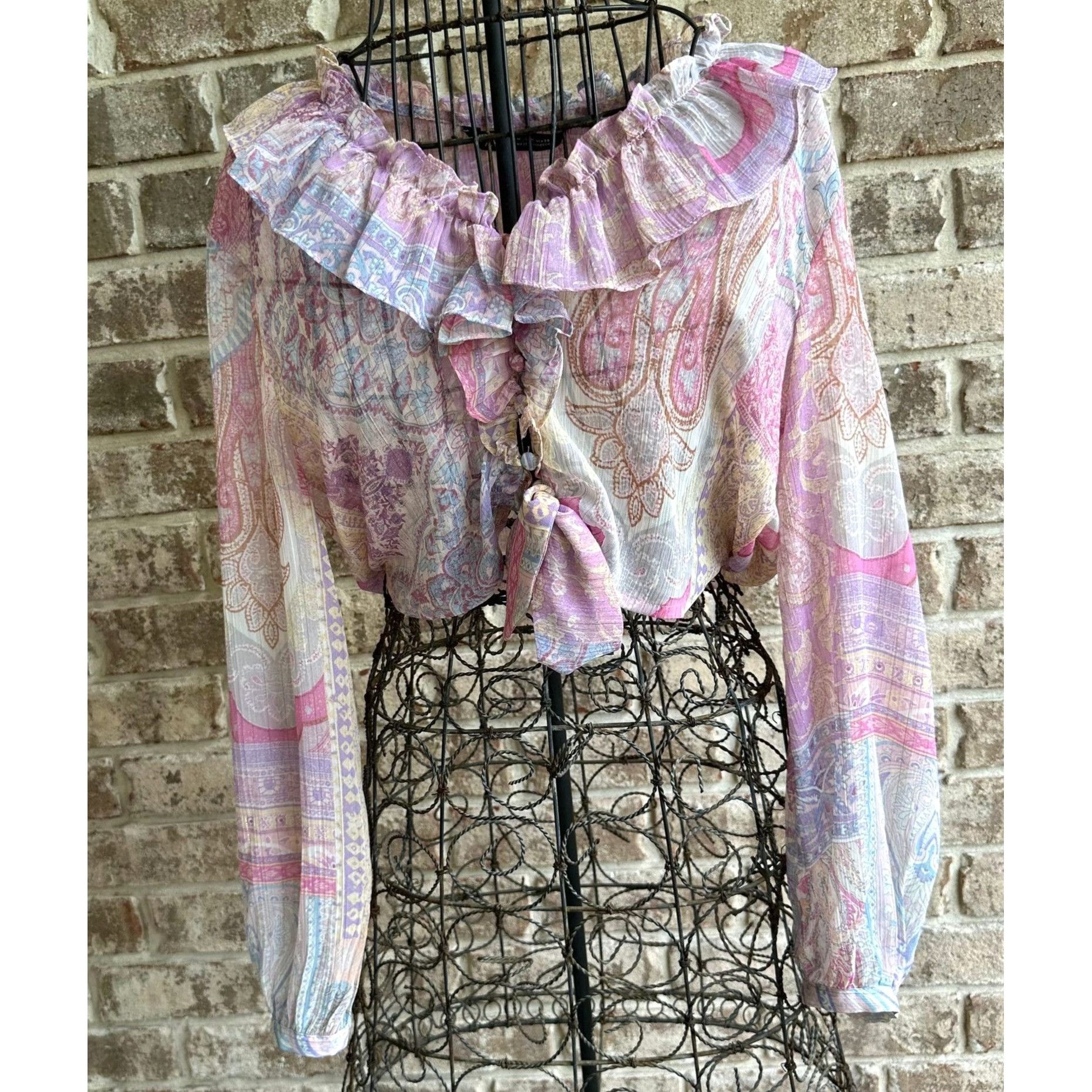 Zara Zara Ruffled Knotted Crop Top Blouse Medium Paisley Abstr Size M / US 6-8 / IT 42-44 - 1 Thumbnail