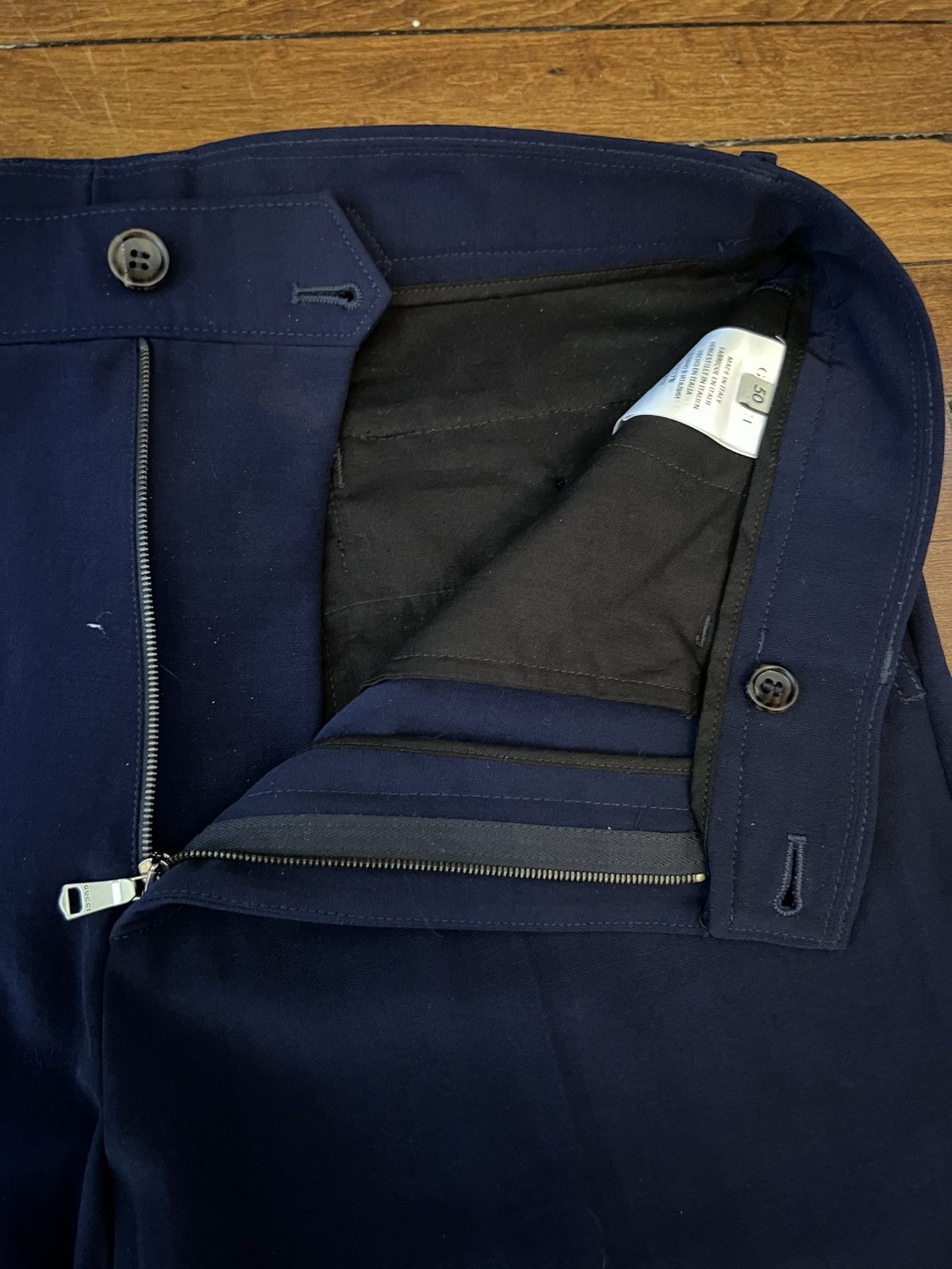 Gucci €1K crinkled, cropped wool trousers, back cinch, IT50, Italy Size US 34 / EU 50 - 4 Thumbnail