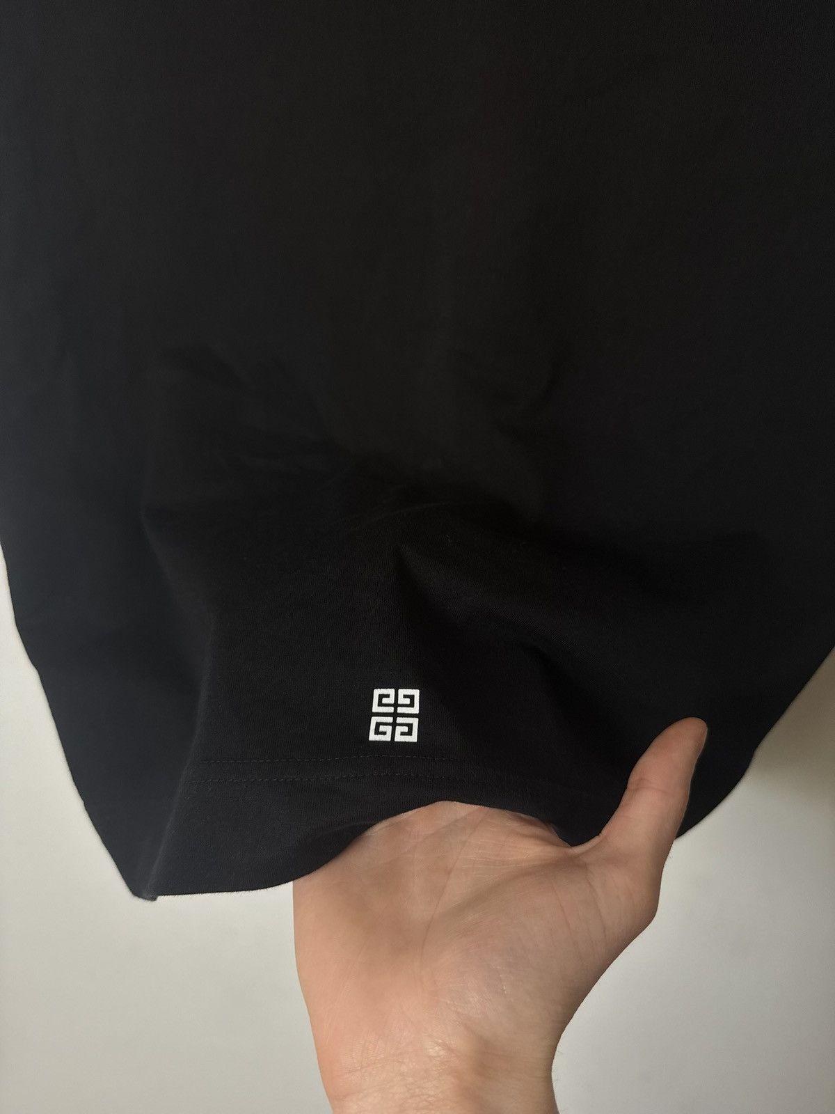 Givenchy Givenchy 4G Stars Logo Tee Black Luxury Designer Slim Fit Size US XL / EU 56 / 4 - 9 Thumbnail