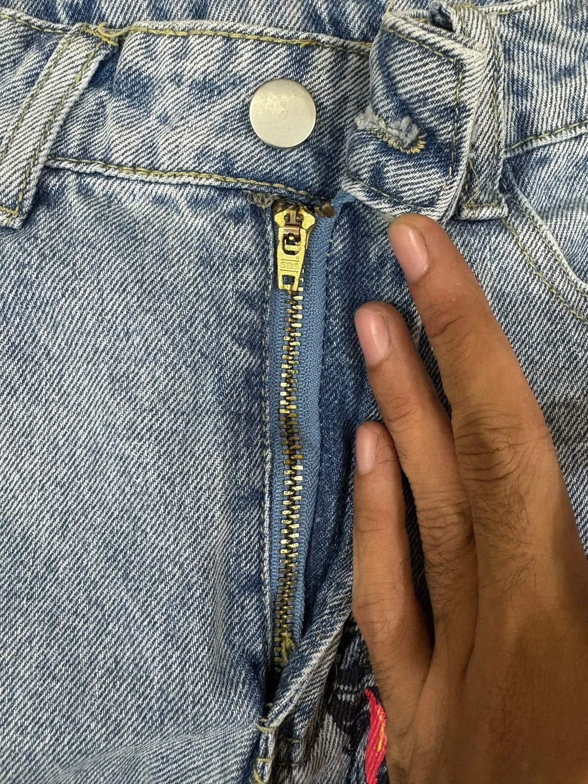Shein Vintage Shein Flaming Jesus Printed Distressed Baggy Jeans Size 26" / US 2 / IT 38 - 3 Thumbnail