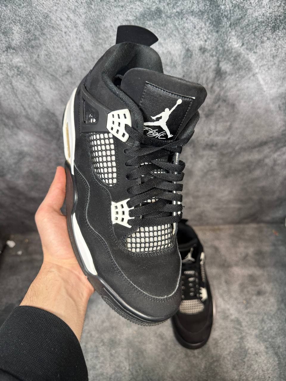 Jordan Brand Size 11.5 | Jordan 4 White Thunder No Box | Pre-Owned Size US 11.5 / EU 44-45 - 1 Thumbnail