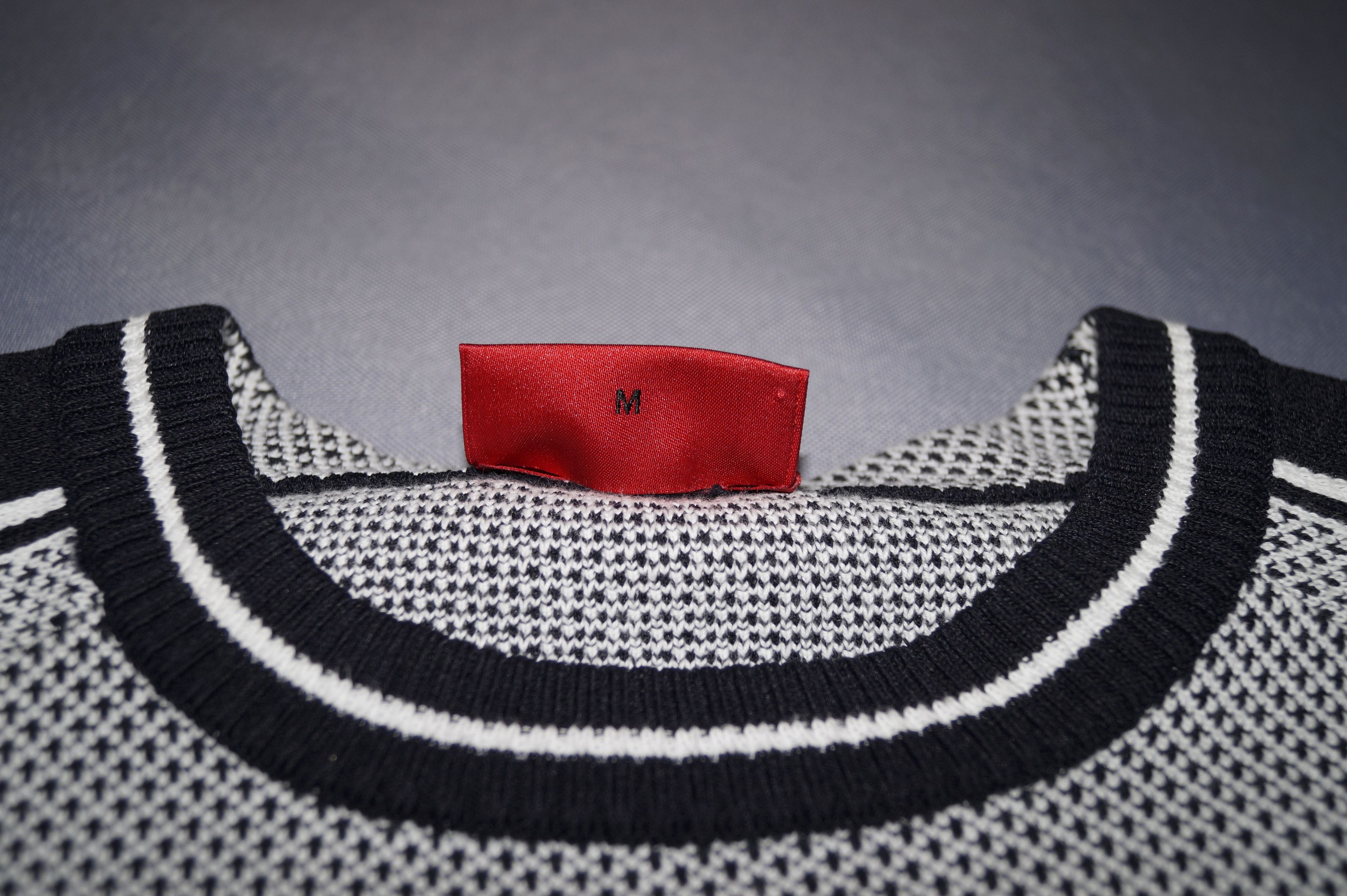 Hugo Boss Hugo Boss crewneck sweatshirt sweater S size Size US S / EU 44-46 / 1 - 4 Thumbnail