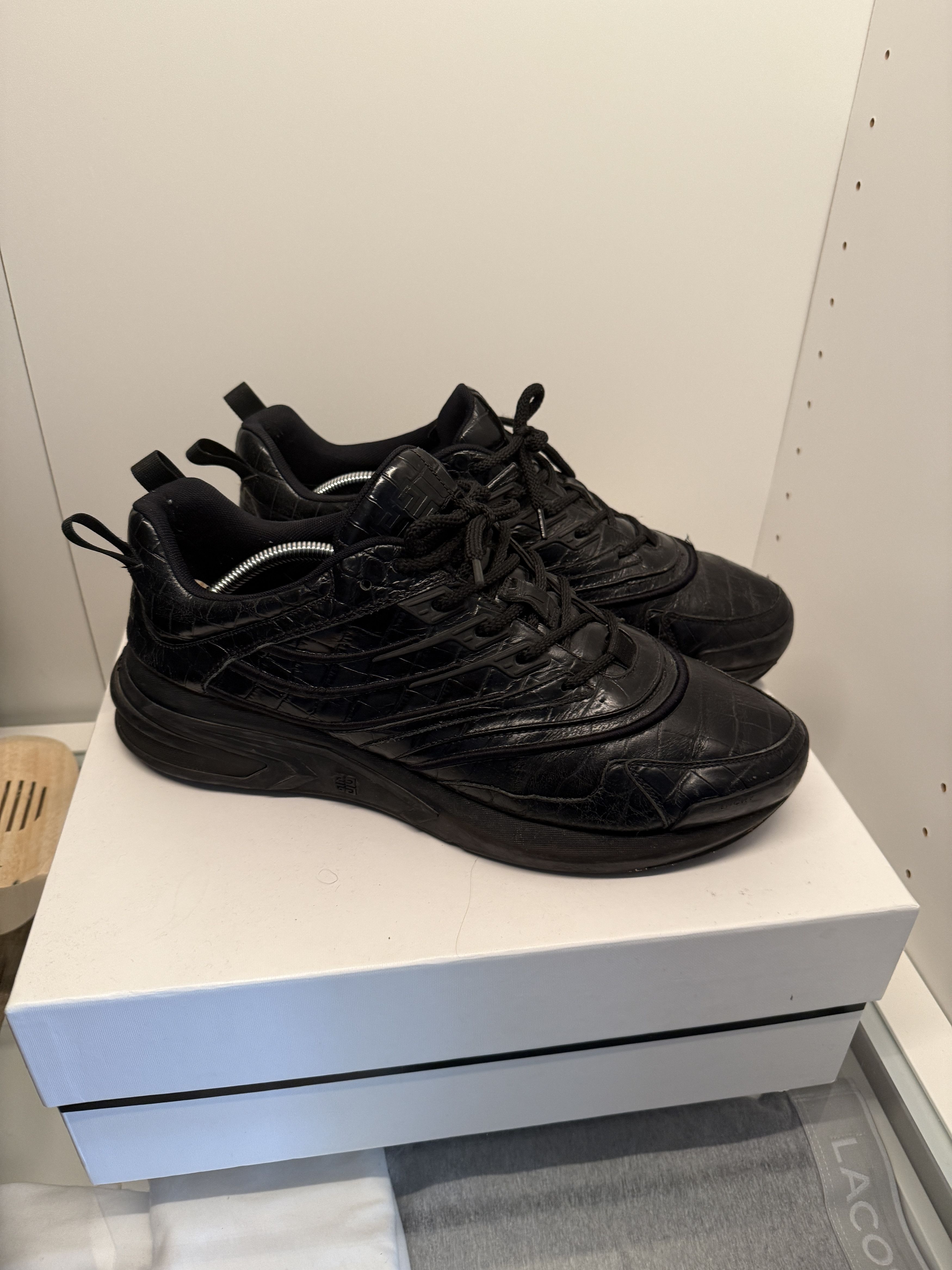 Givenchy Givenchy giv 1 croc effect leather sneaker Size US 11 / EU 44 - 15 Thumbnail