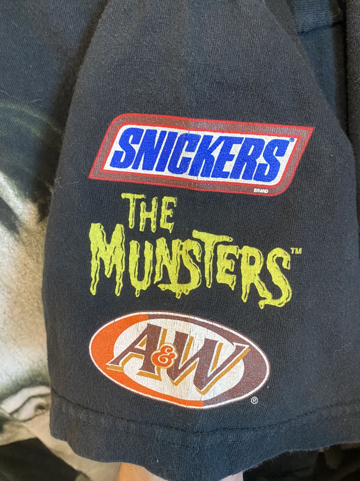 Gildan Vintage 1998 Frankenstein Shirt Snickers A&W Halloween Size US L / EU 52-54 / 3 - 4 Thumbnail