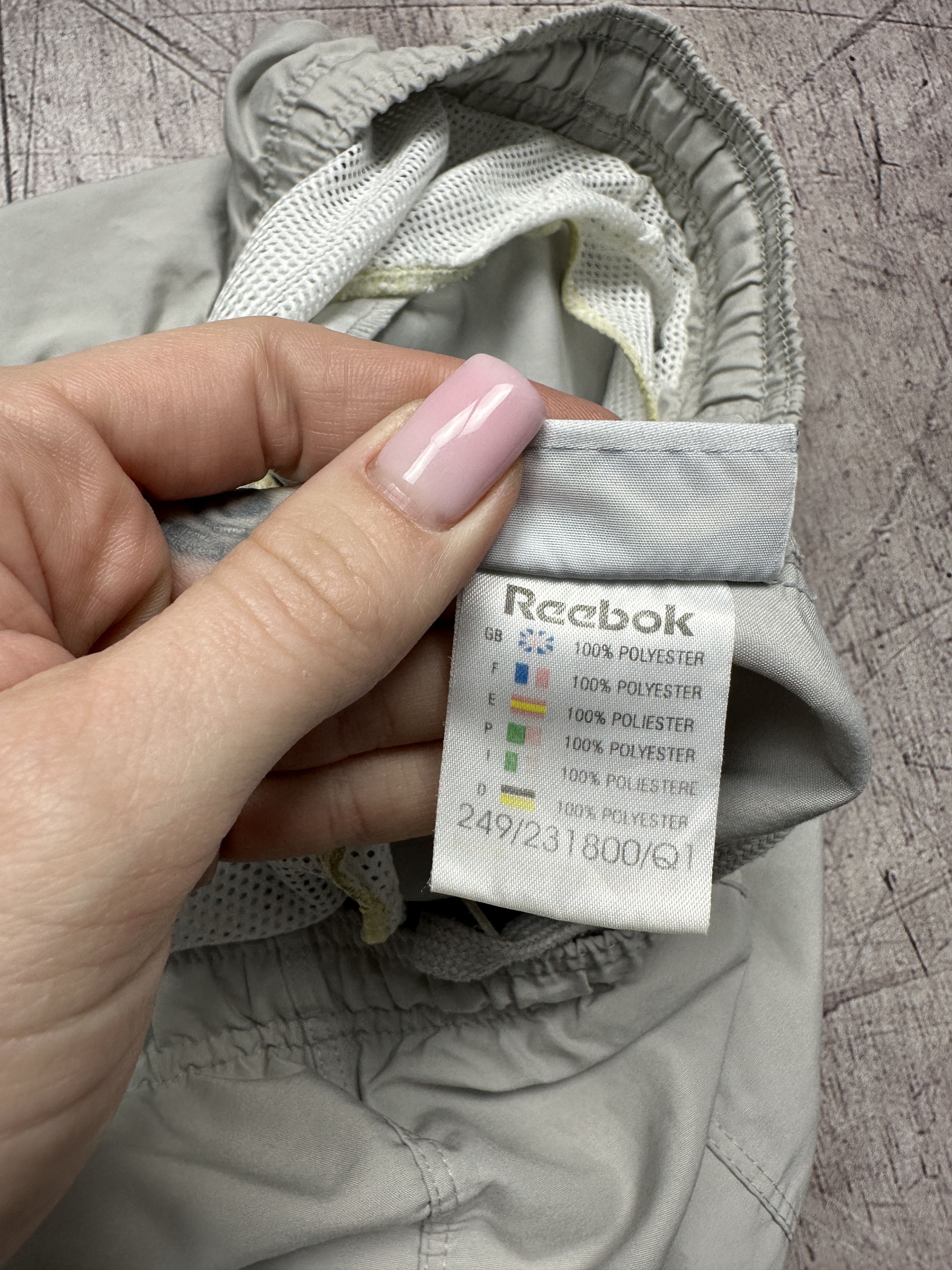 Reebok Reebok Vintage Mens Nylon Shorts Size US 32 / EU 48 - 8 Thumbnail