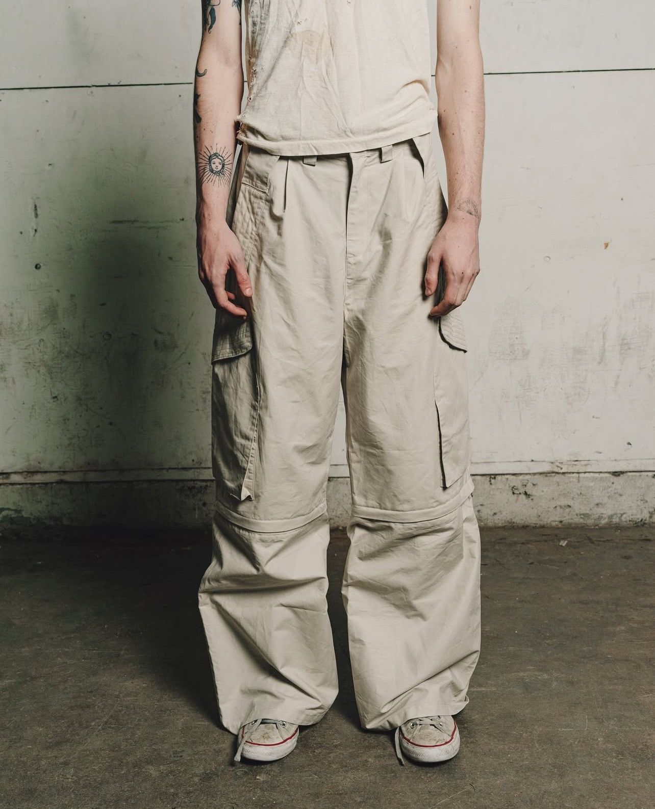Pre-owned Basketcase Gallery Robin's Cargo Pants In White