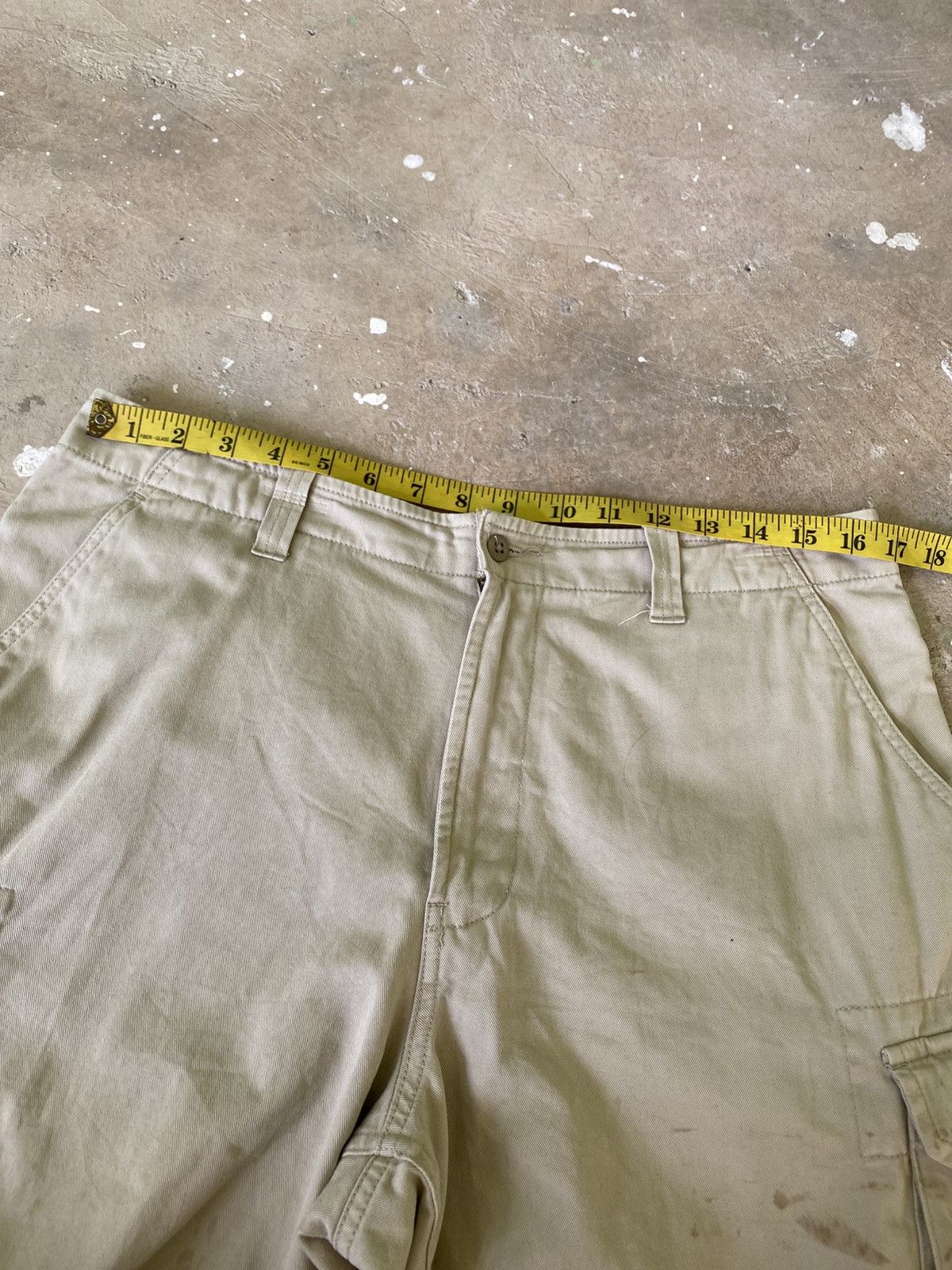Gap Vintage GAP Cargo Shorts Distressed Beige W33 Size US 33 - 8 Thumbnail