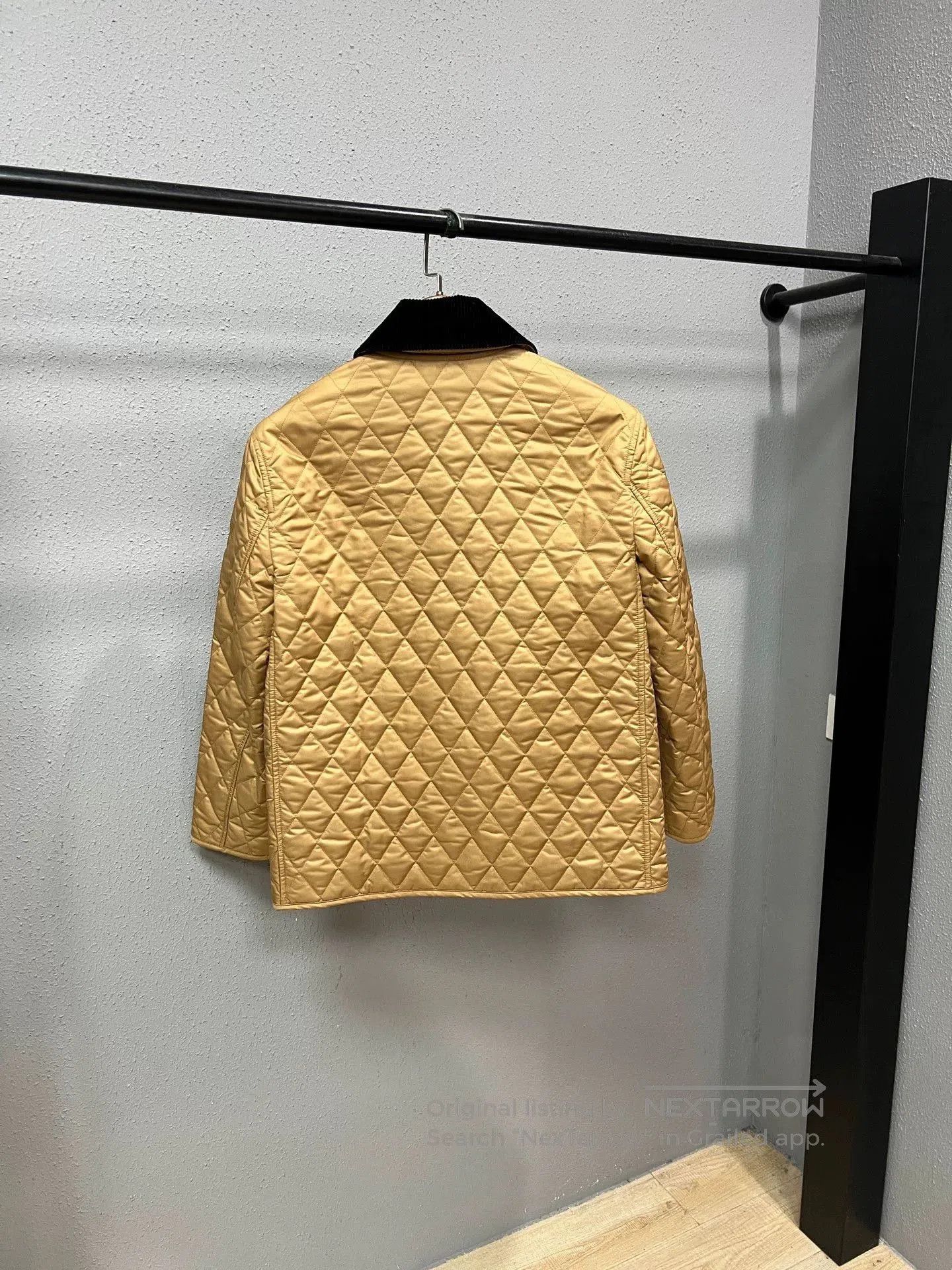 Burberry burberry quilted cotton jacket in beige. Size US S / EU 44-46 / 1 - 2 Thumbnail