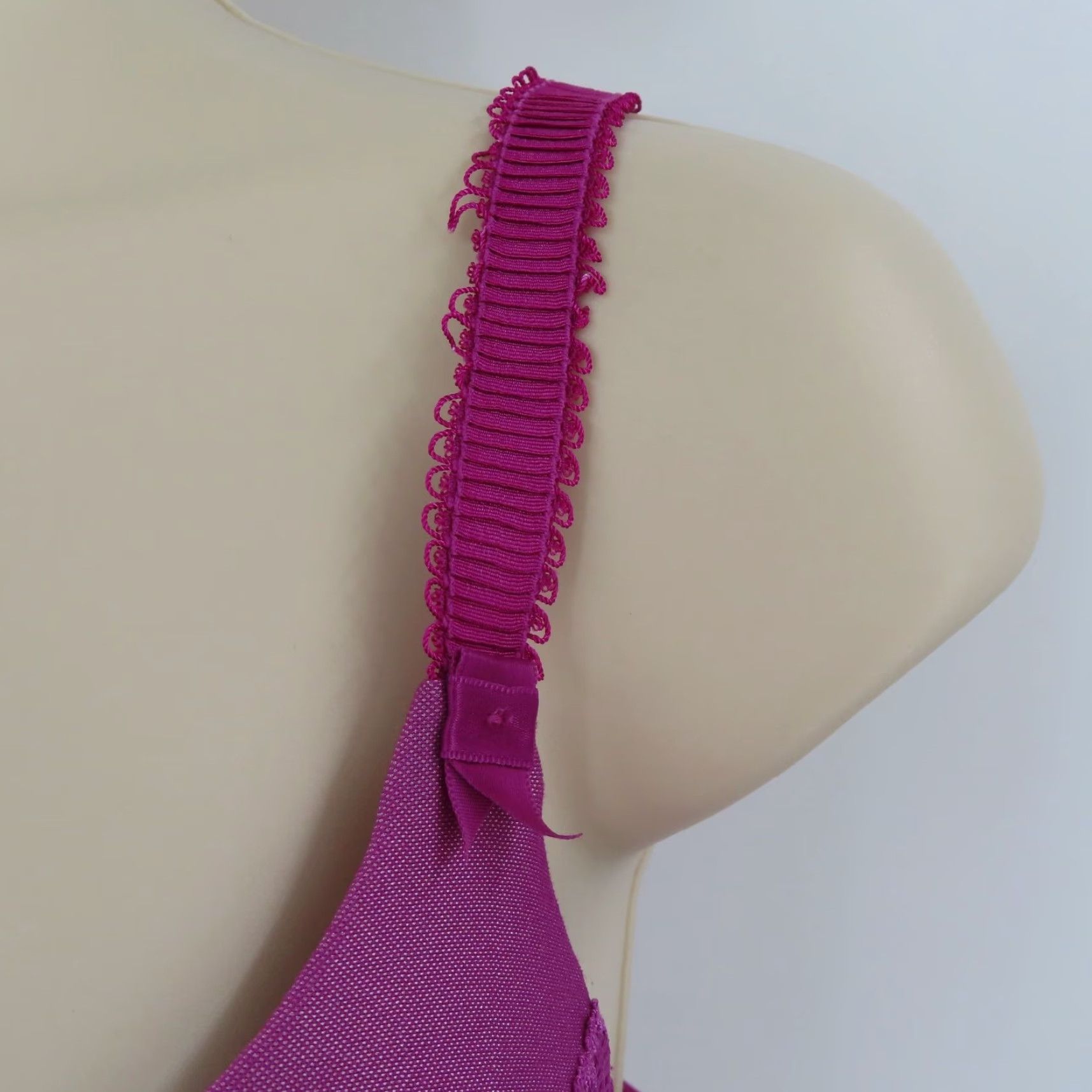 Vintage Bali Bra 38C Purple Floral Lace Desire Foam Underwire Padded Bow Womens Size ONE SIZE - 5 Thumbnail