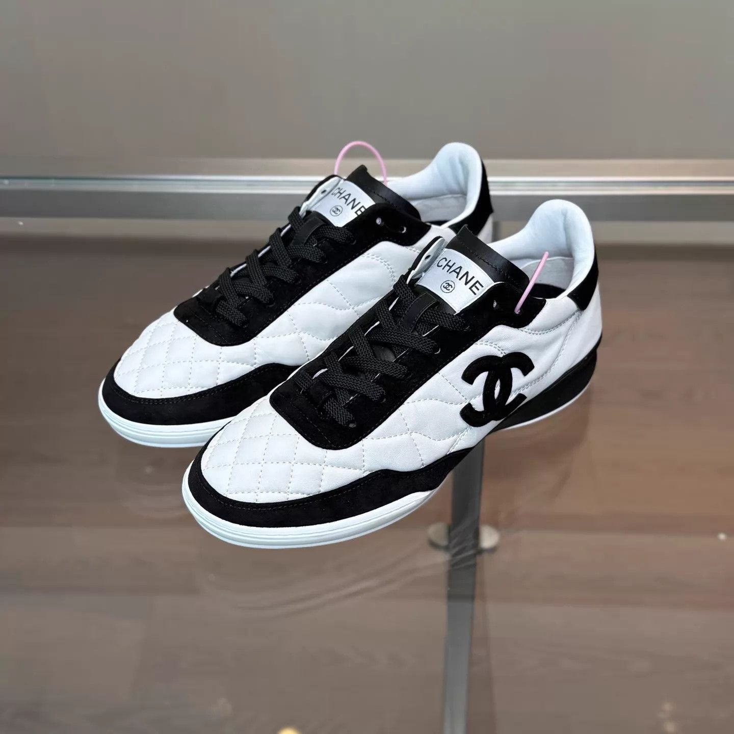 Chanel CHANEL 26S Black White Colorblock Deerfield Sneaker 38 Size US 7.5 / IT 37.5 - 1 Thumbnail