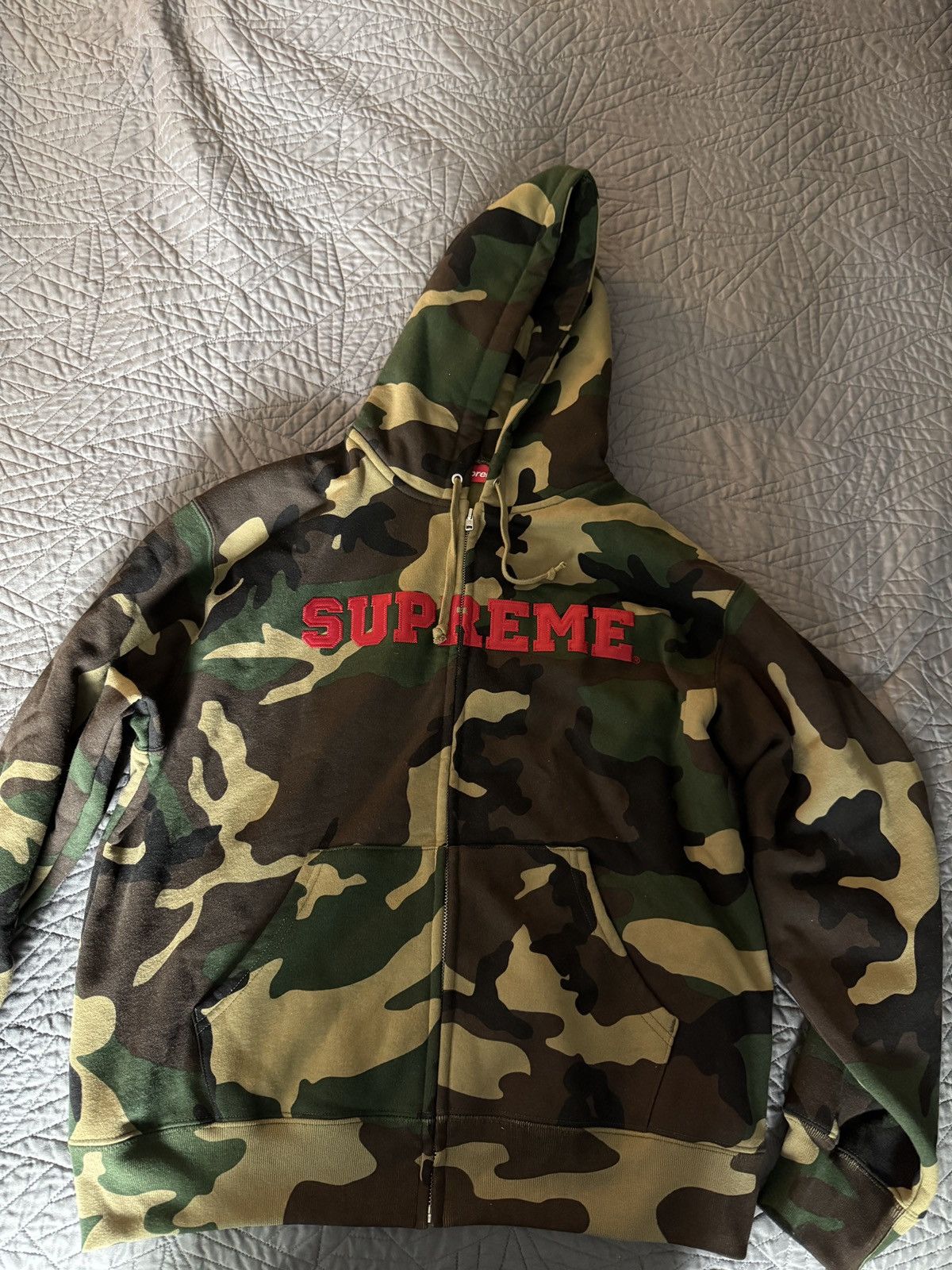 トップス Supreme Collegiate Applique Zip Up Camo SUPREME COLLEGIATE APPLIQUE ZIP UP HOODIE SZ LG SS25