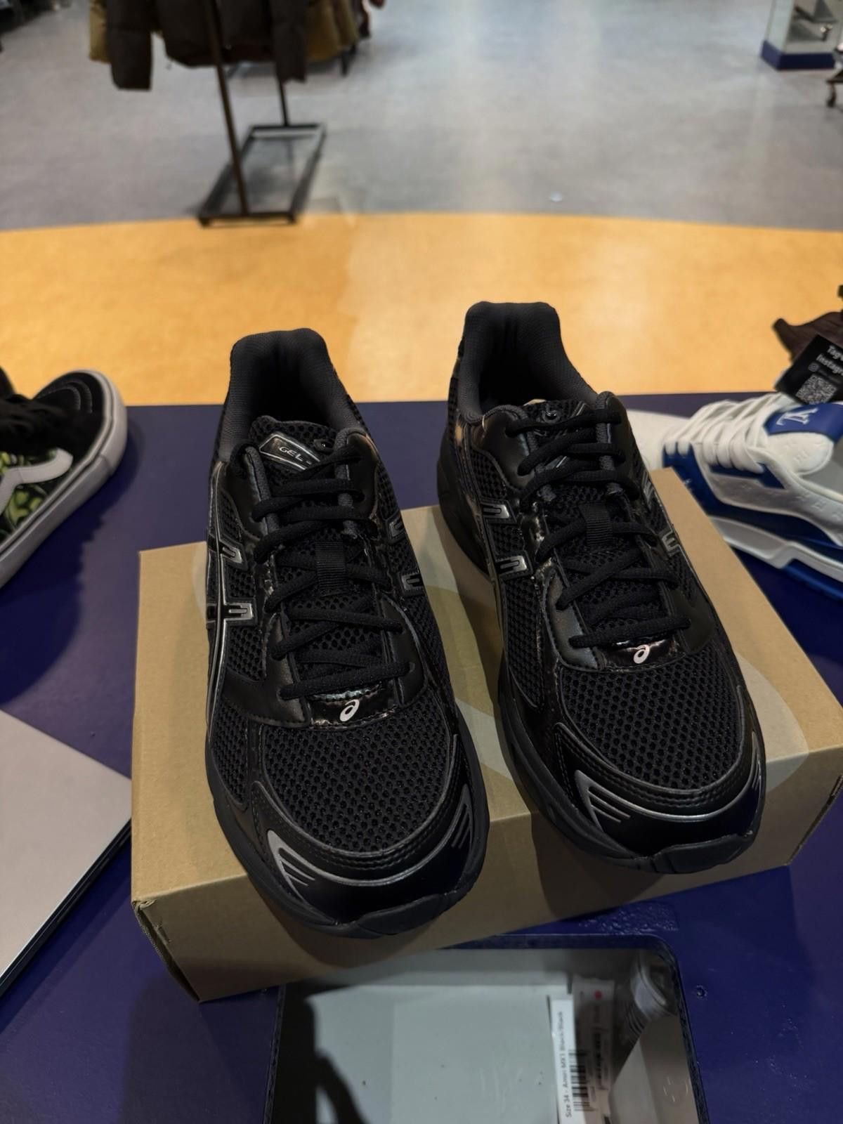 Asics ASICS Gel-1130 Black Pure Silver Men’s (11) 1201A906-001 NEW Size US 11 / EU 44 - 6 Thumbnail