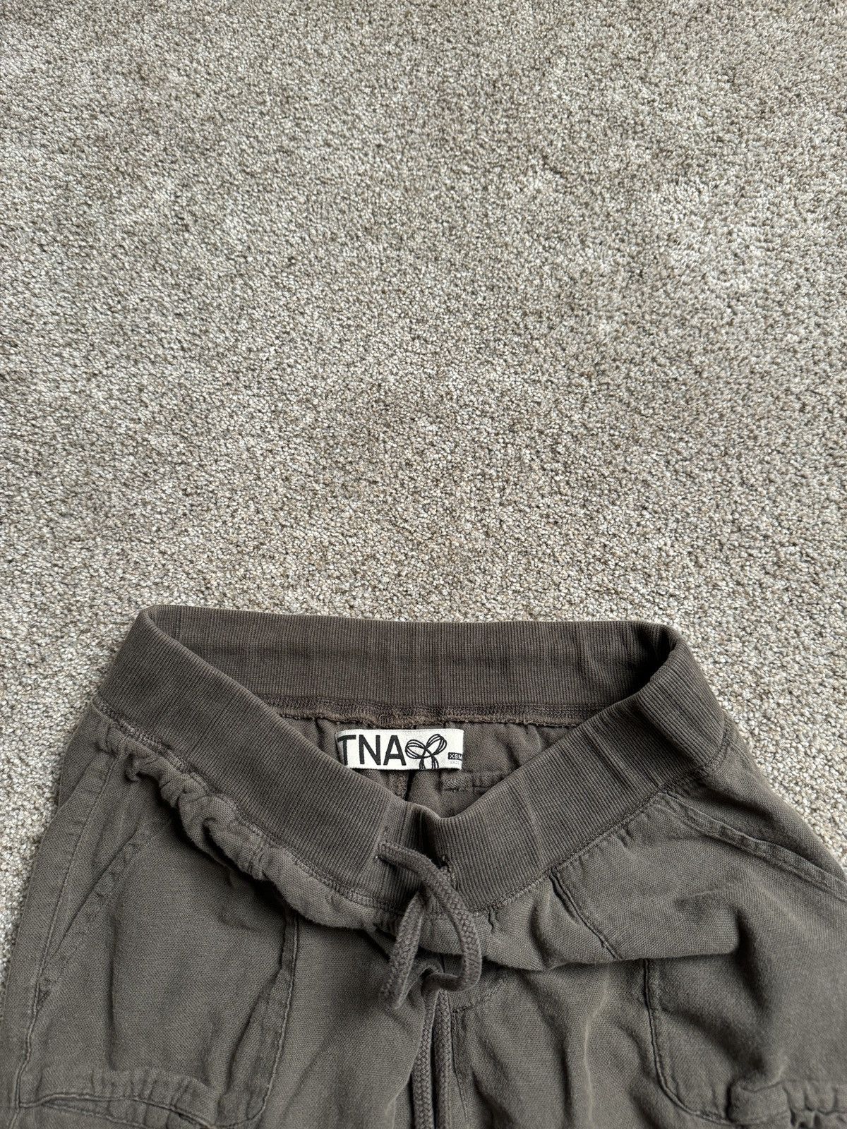 TNA TNA “MILITARY GREEN” SAFARI SHORTS Size 24" / US 00 / IT 34 - 2 Thumbnail