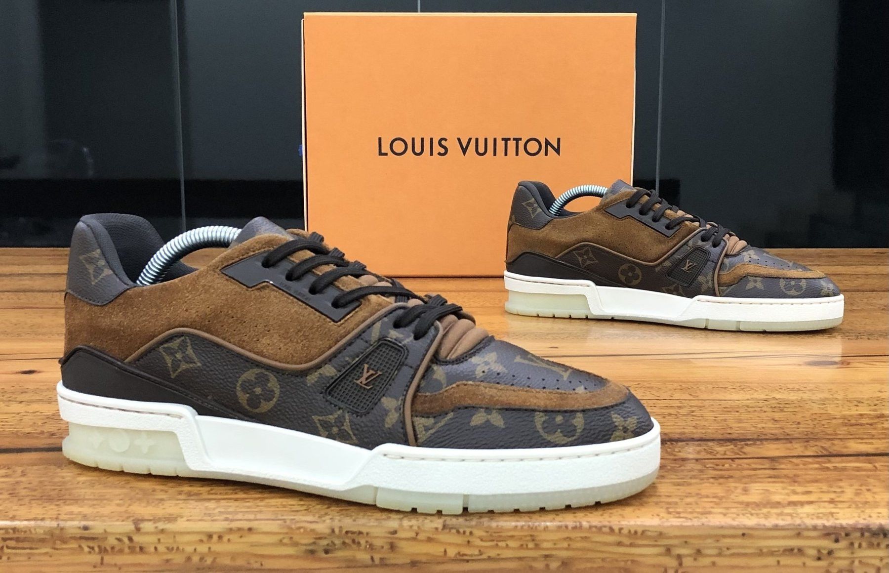 Louis Vuitton Louis Vuitton LV Trainer Brown Suede Monogram Size US 8 / EU 41 - 4 Thumbnail
