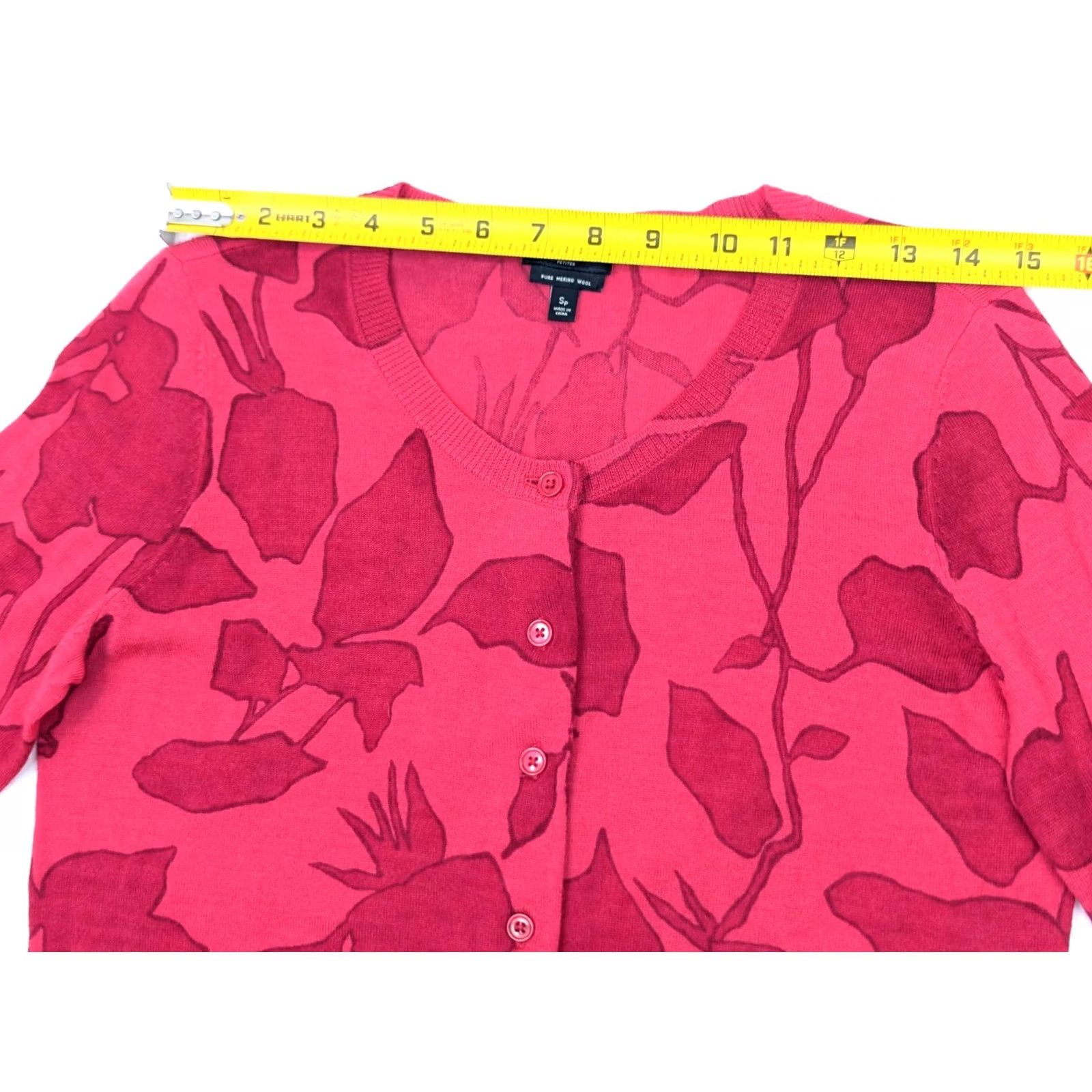 Talbots Talbots Cardigan Women S Petite Merino Wool Red Pink Rose Floral Abstract Knit Crew Neck Buttons Size S / US 4 / IT 40 - 7 Thumbnail