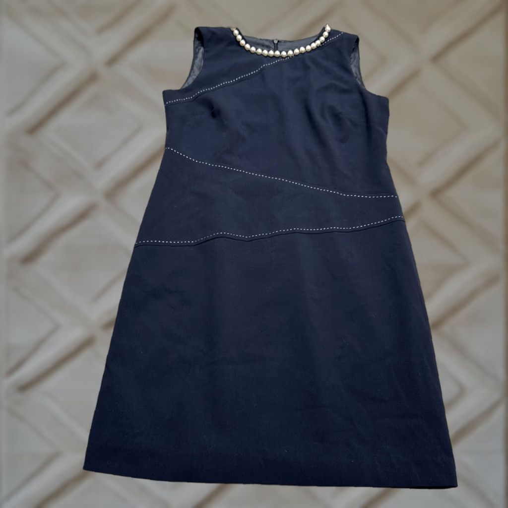 Vintage Tahari Dress Womens 10 Navy Blue Pearl Sleeveless Sheath Classic Workwear Career Size L / US 10 / IT 46 - 1 Thumbnail