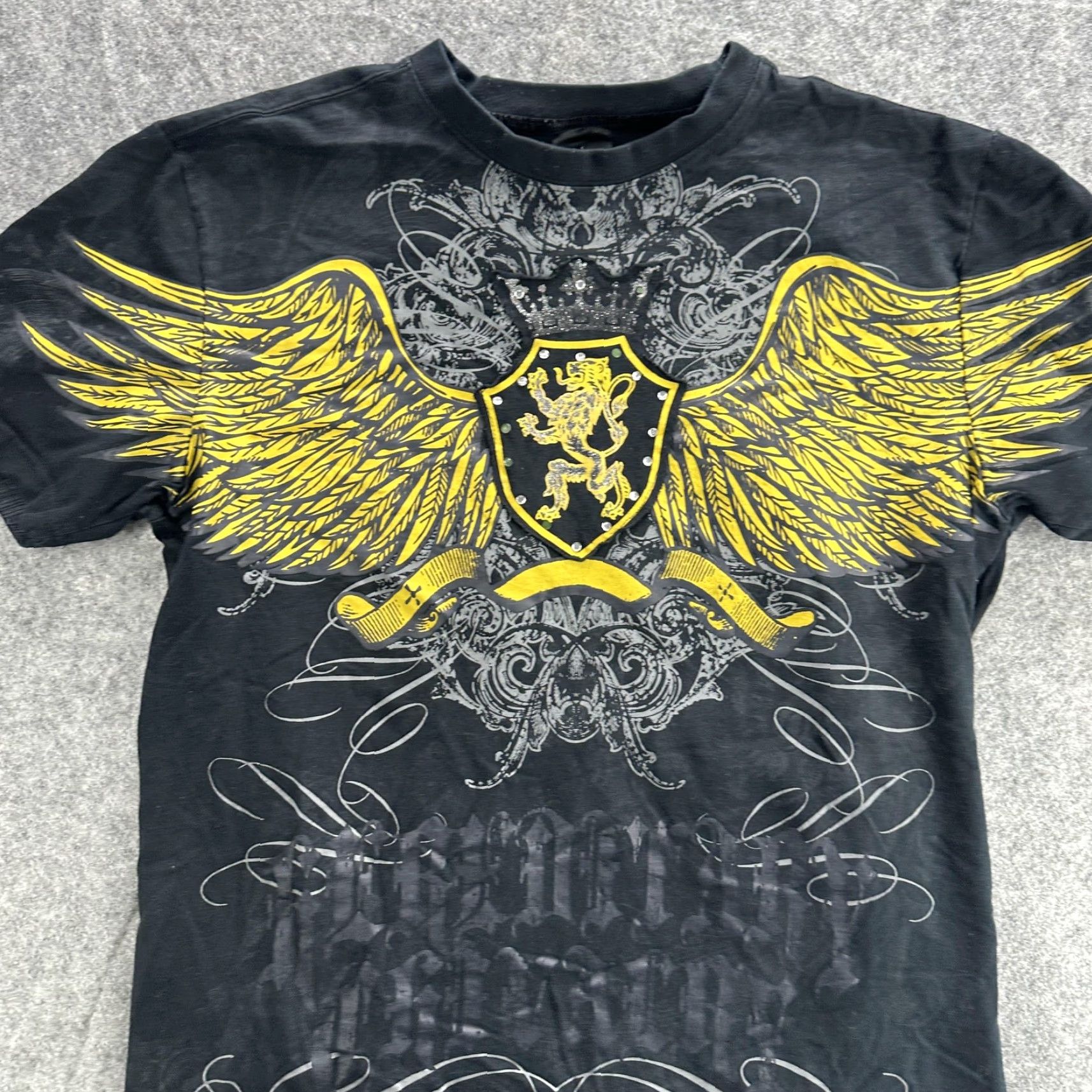 Vintage VINTAGE Hereditary Chivalry Shirt Mens L Black Yellow Lion Crest Graphic Tee Wings Adult Large Black Size US L / EU 52-54 / 3 - 4 Thumbnail