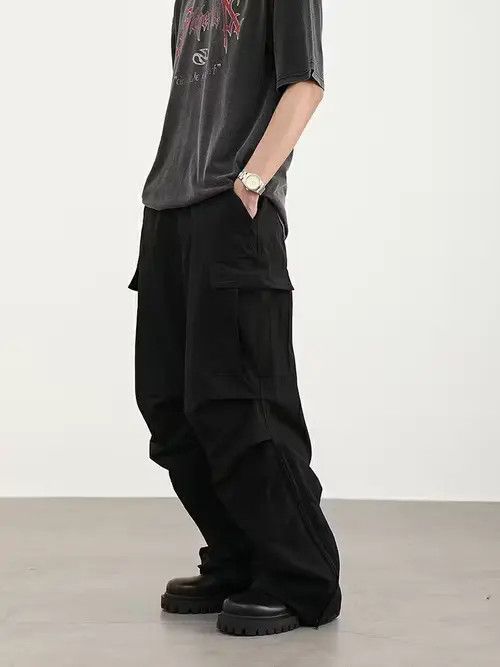 image of Vintage Pleated Flared Baggy Cargo Pants in Black, Men's (Size 32)