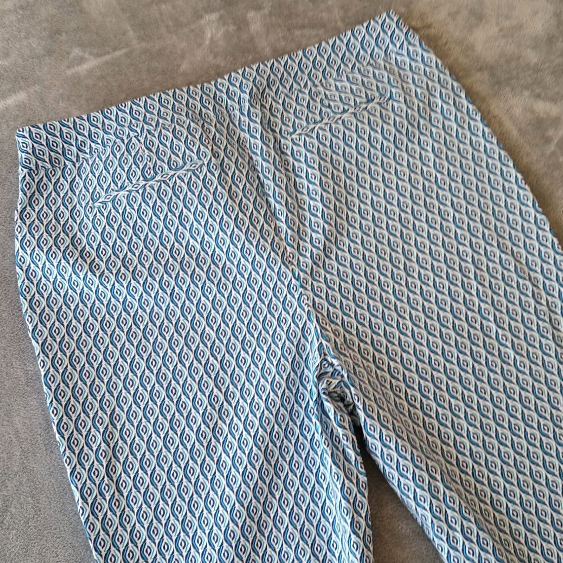 Vintage Chico's Capri Pants Womens US Size 16 Blue Geometric Pull On Stretch 38x23 New Size 38" / US 16 / IT 52 - 7 Thumbnail