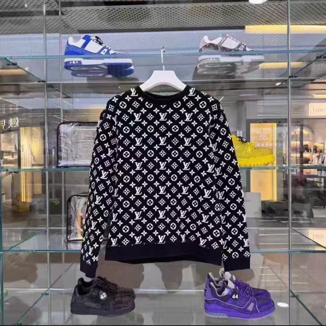Louis Vuitton black patterned crew neck sweatshirt from louis vuitton Size US M / EU 48-50 / 2 - 1 Thumbnail