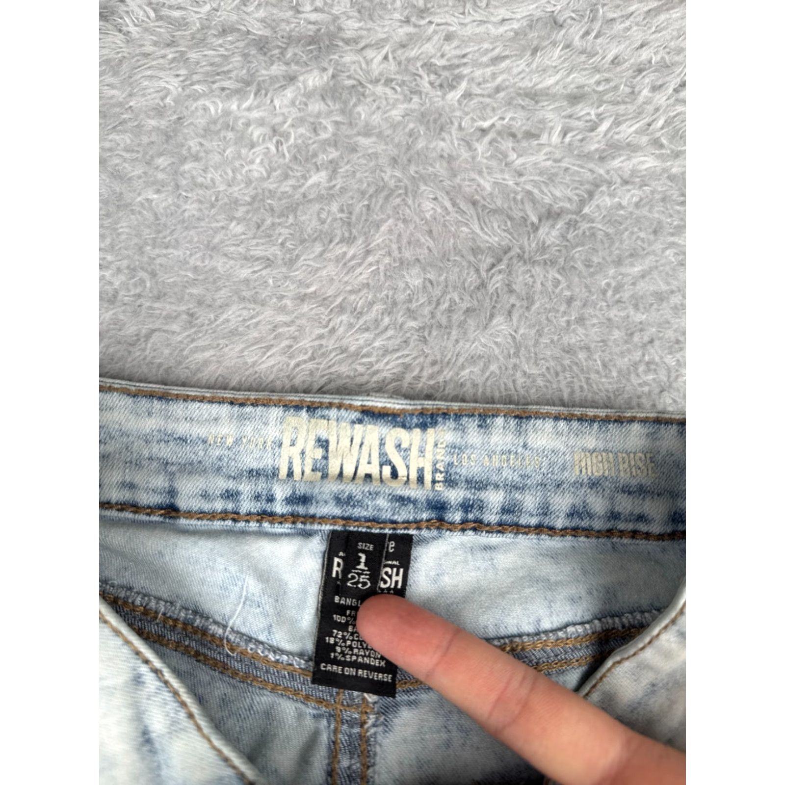 Vintage VINTAGE Rewash Jeans Juniors 1 Blue Denim Distressed High Rise Light Wash 24x24 Size 25" / US 0 / IT 36 - 6 Thumbnail