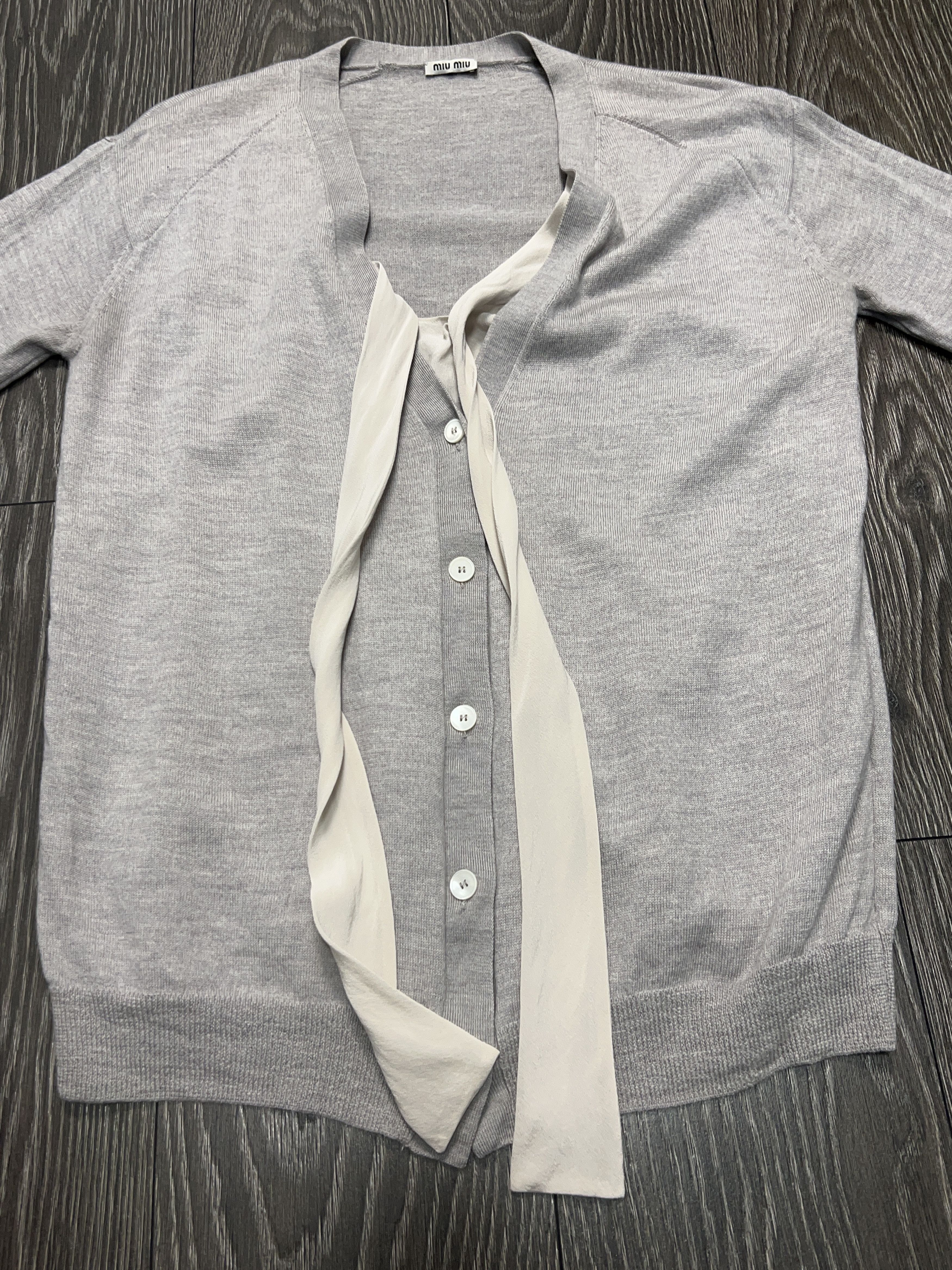 Miu Miu Gray Button Cardigan Bow Style Pullover Sweater Size M/L Size M / US 6-8 / IT 42-44 - 8 Thumbnail