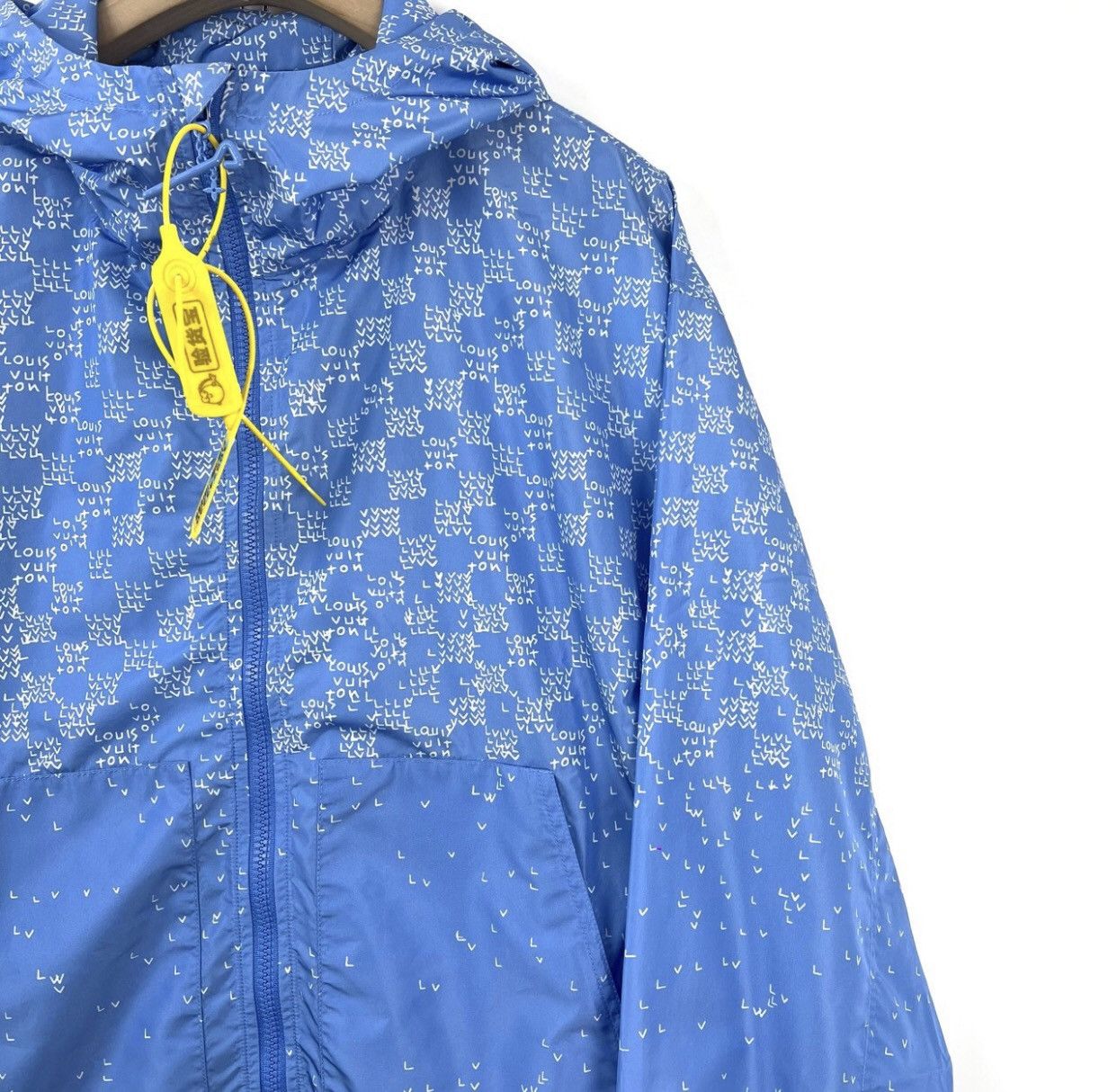 Louis Vuitton Louis Vuitton LV airplane gradient logo full print jacket Size US XL / EU 56 / 4 - 4 Thumbnail