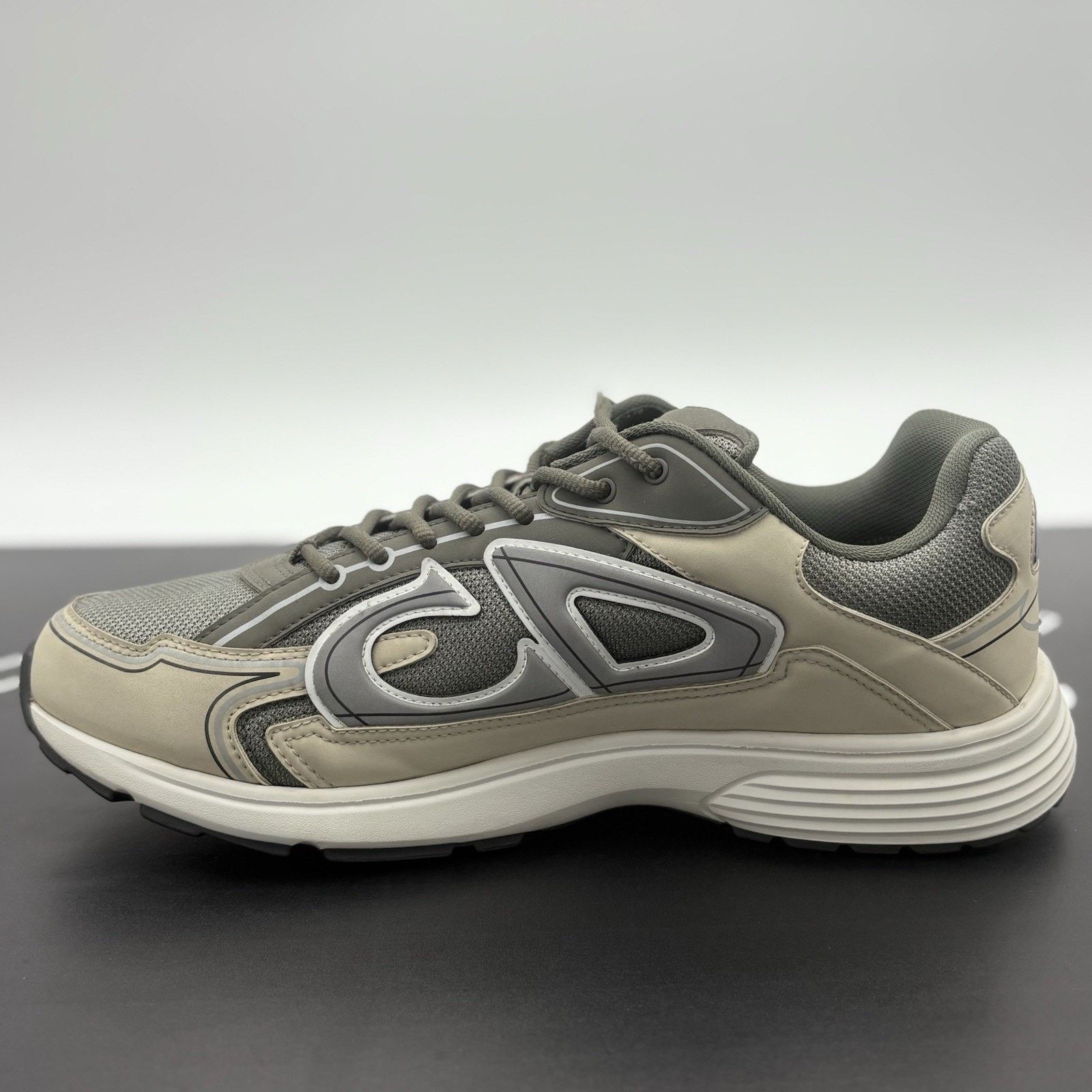 Dior Dior B30 Reflective Sneaker ' Olive Green Beige ' VERY CLEAN Size US 13 / EU 46 - 4 Thumbnail