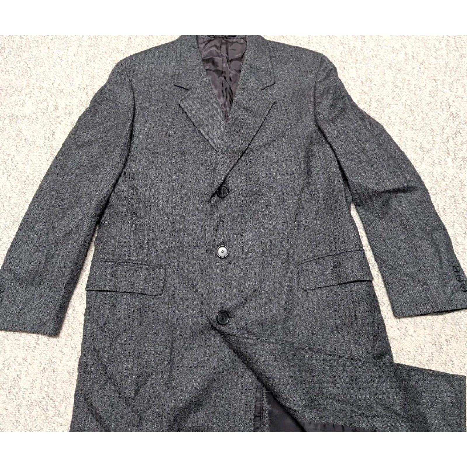 Vintage VINTAGE Cheshire Overcoat Coat Men Regular L Tweed Donegal Wool Herringbone Gray Black 44 Chest 47 Length 19 Shoulders 27 Arms Button Classic Fit Size US L / EU 52-54 / 3 - 4 Thumbnail