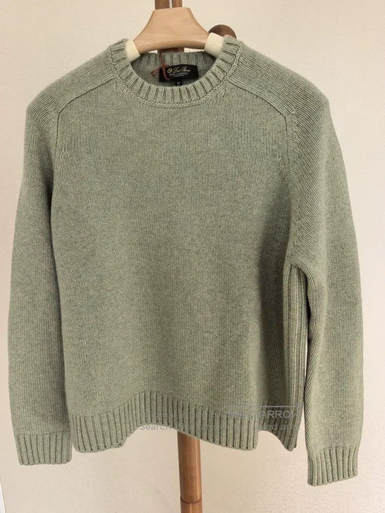 Loro Piana Loro Piana Classic saddle shoulder round neck Parksville Size M / US 6-8 / IT 42-44 - 1 Thumbnail