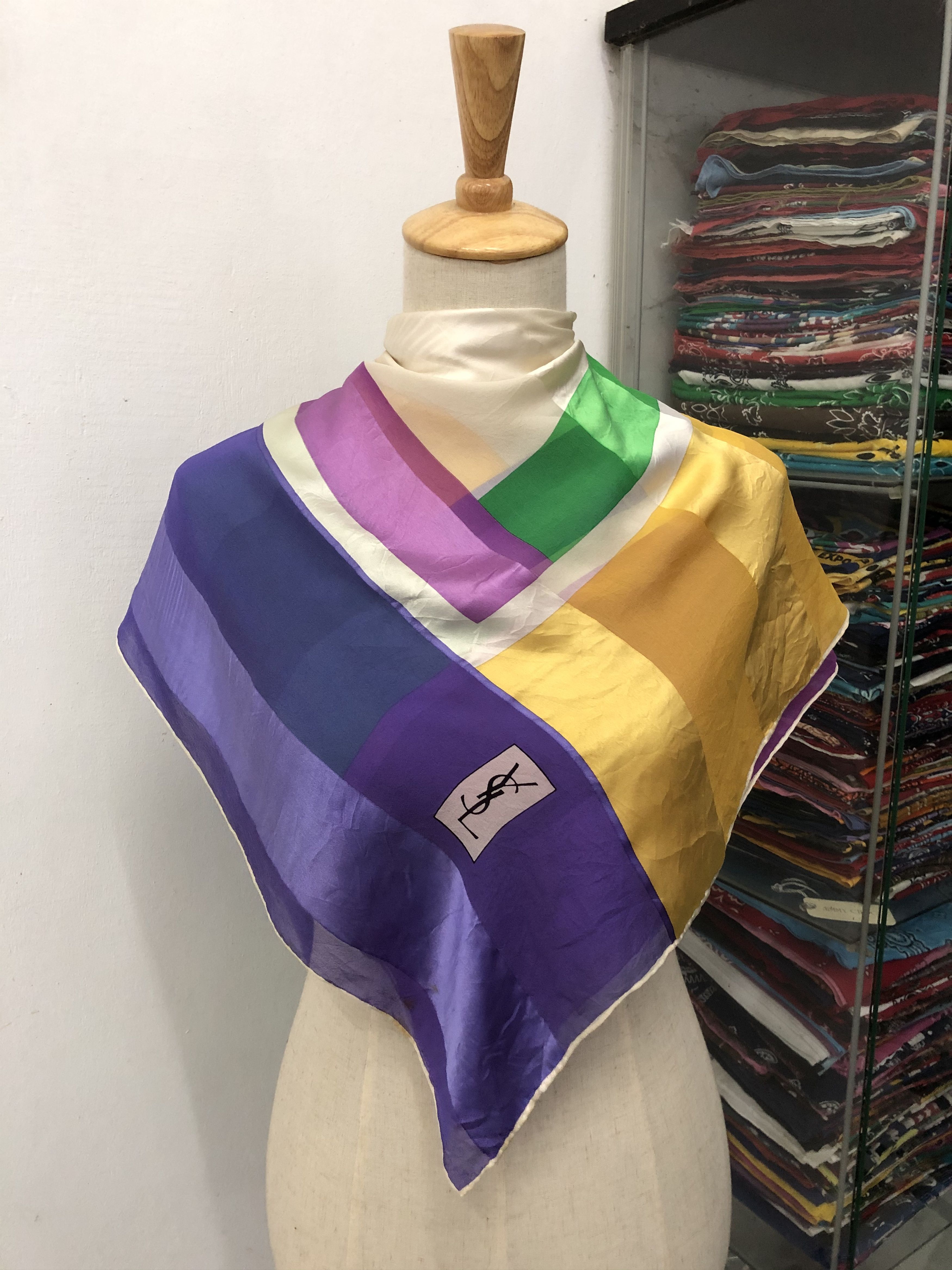 Vintage × Yves Saint Laurent Vintage Yves Saint Laurent Silk Scarf Size ONE SIZE - 1 Thumbnail