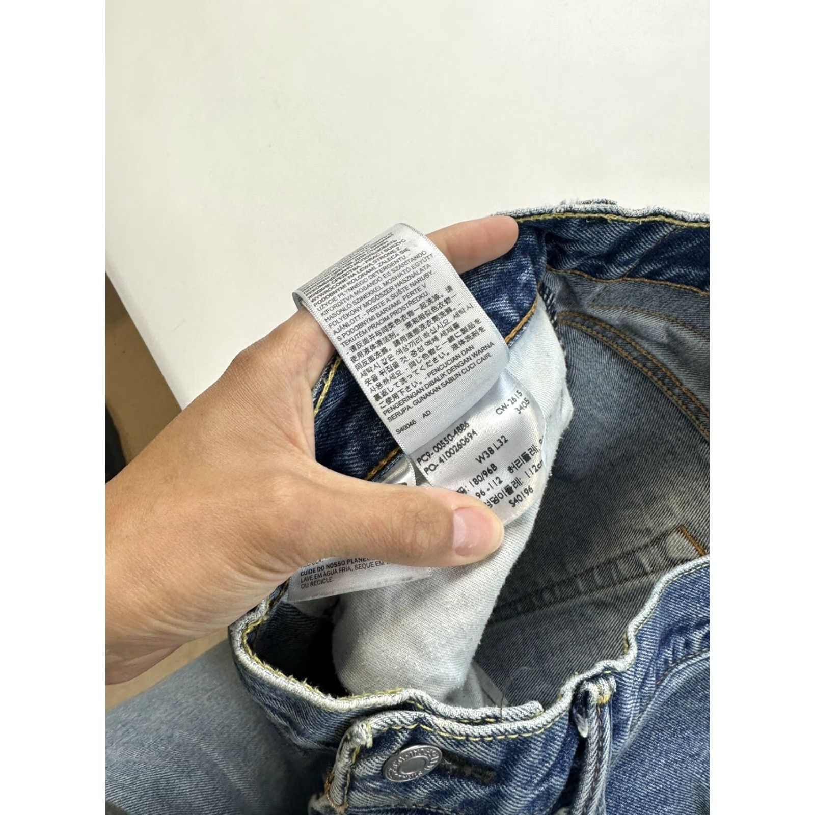 Vintage VINTAGE Levis Jeans 505 Men’s 35x31 Regular Denim Cotton Blue Levis 505 Straight Inseam 31 Size US 34 / EU 50 - 3 Thumbnail