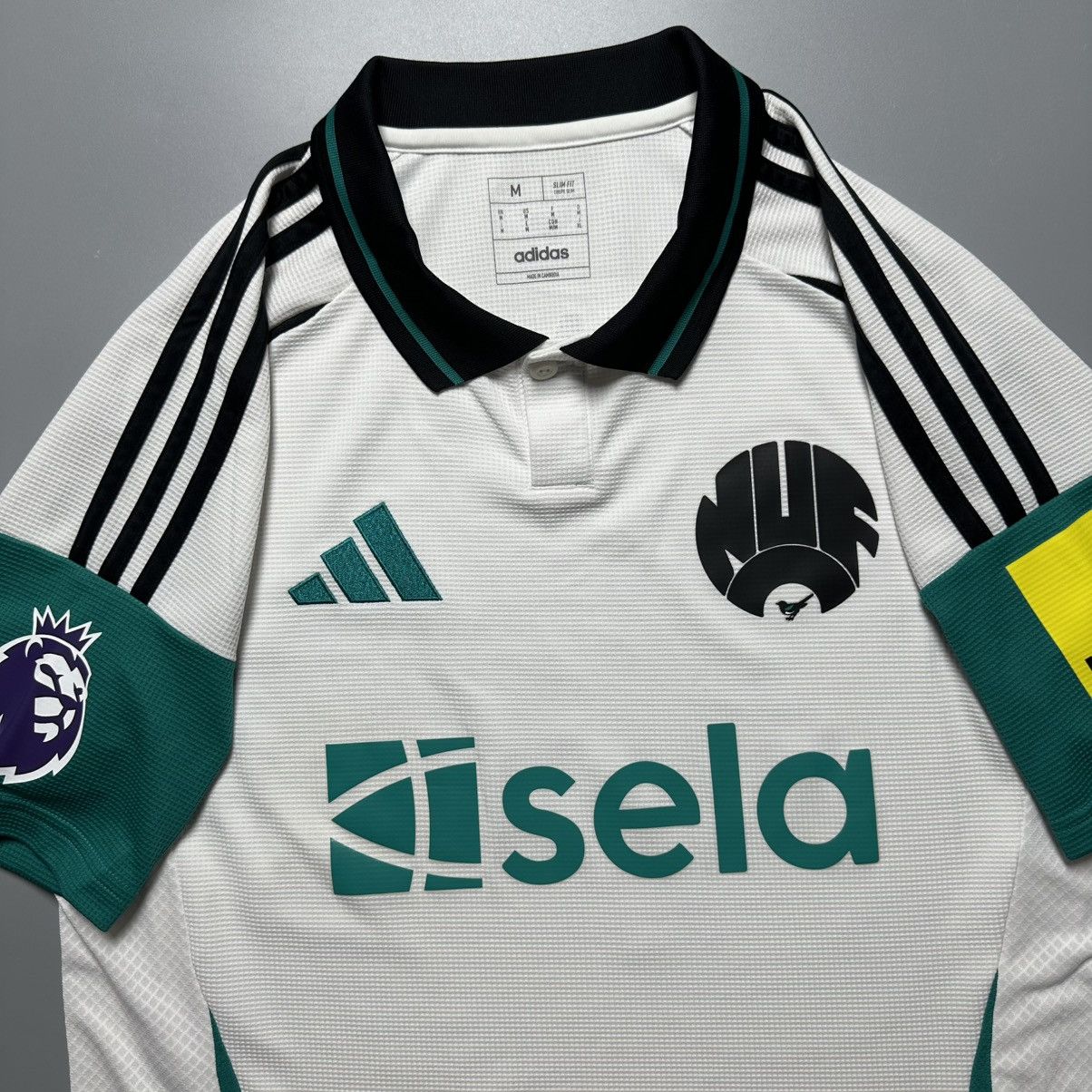 Adidas NEWCASTLE ADIDAS 2024/2025 FOOTBALL THIRD JERSEY #39 BRUNO G Size US M / EU 48-50 / 2 - 4 Thumbnail