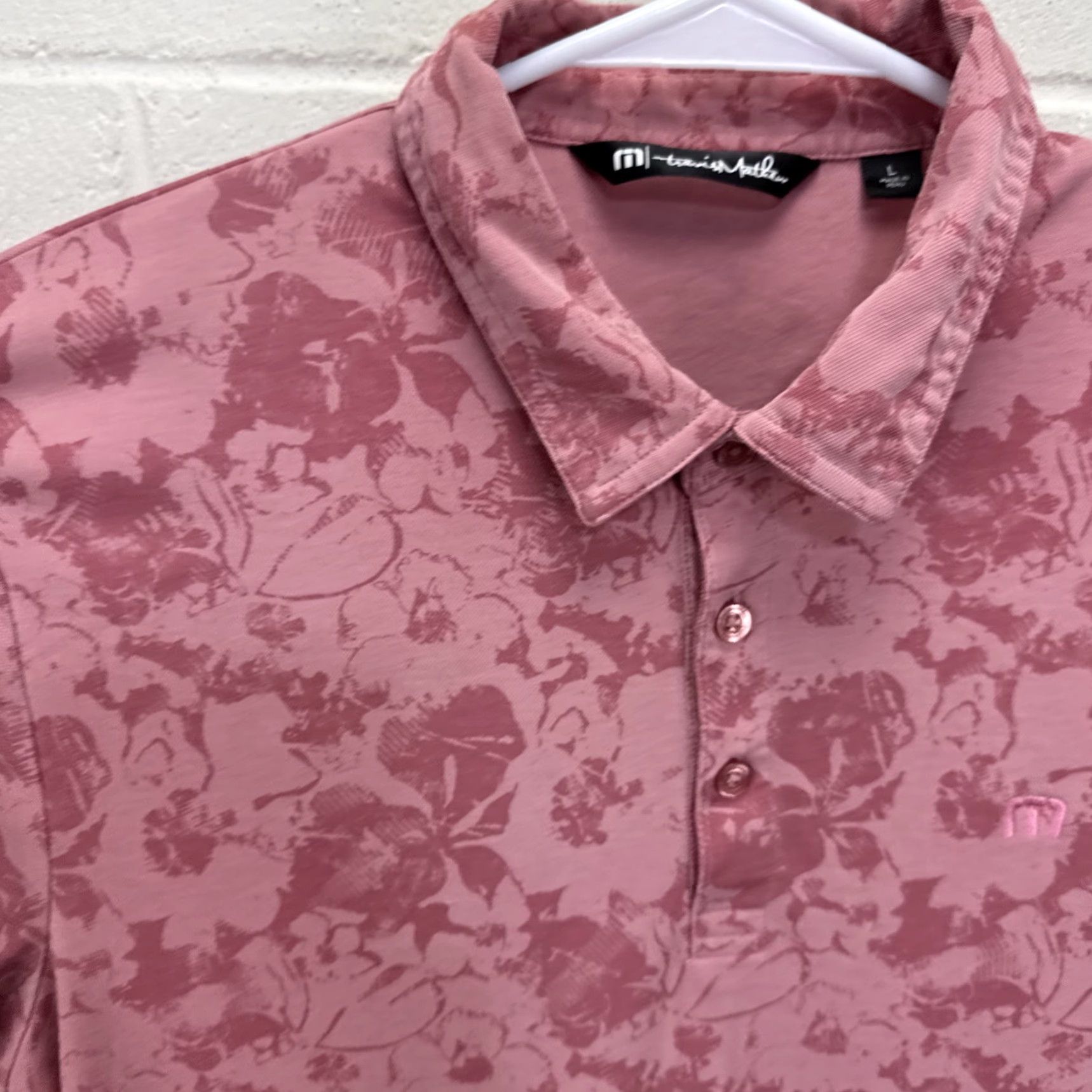 TravisMathew Travis Mathew Polo Mens Large Pink Floral Performance Golf Shirt Lightweight Shirt Mens Regular Pink Floral Golf Polo Size US L / EU 52-54 / 3 - 3 Thumbnail