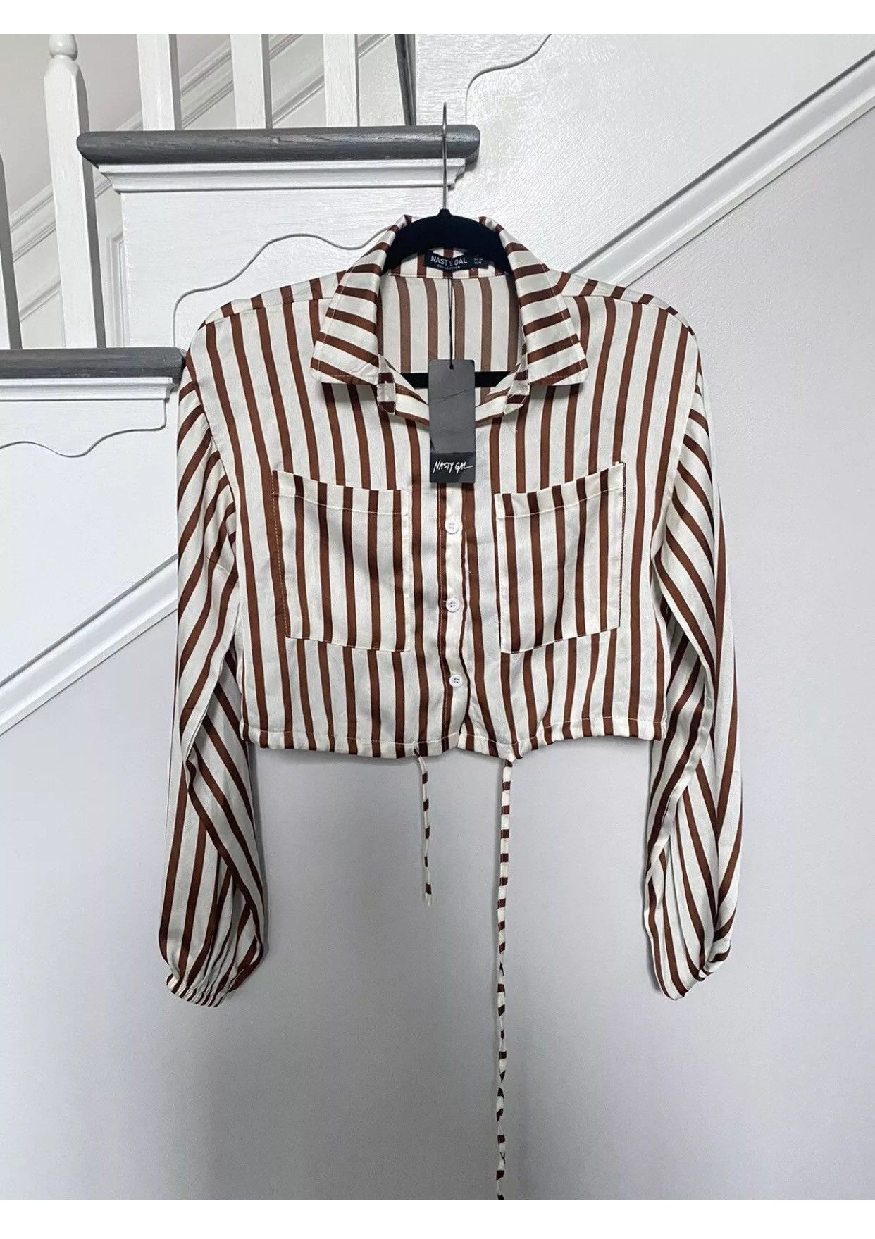Nasty Gal NWT Nasty Gal Front Tie Striped Crop Silky Shirt Size Small Size S / US 4 / IT 40 - 7 Thumbnail