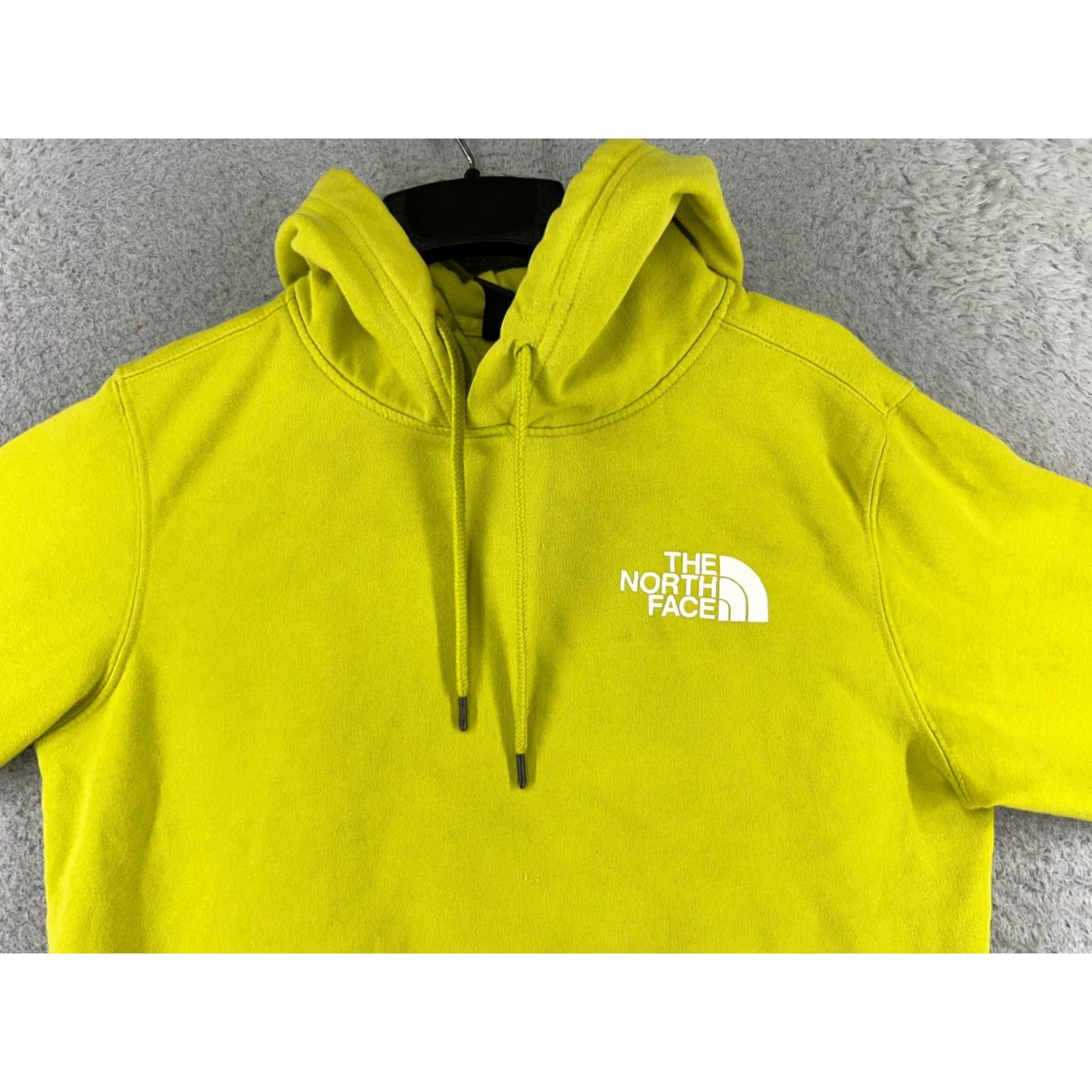 The North Face VINTAGE? No. The North Face Sweater Mens Small Green Pullover Hoodie with Pockets Cotton Crew Neck—Regular Fit, 3-Season Comfort, Green Mens Hoodie Size US S / EU 44-46 / 1 - 4 Thumbnail