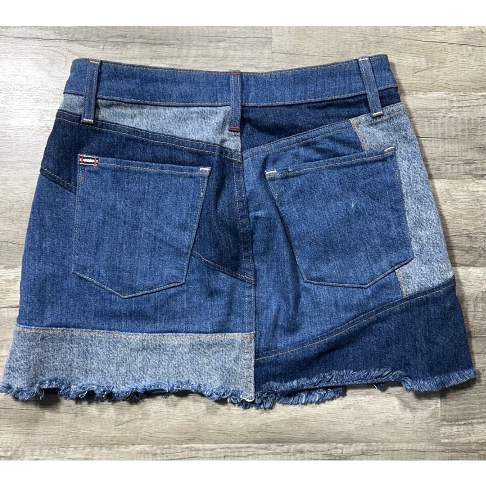 Alice + Olivia AO. LA Alice + Olivia Denim Patchwork Mini Skirt Size 27 Size 27" / US 4 / IT 40 - 2 Thumbnail
