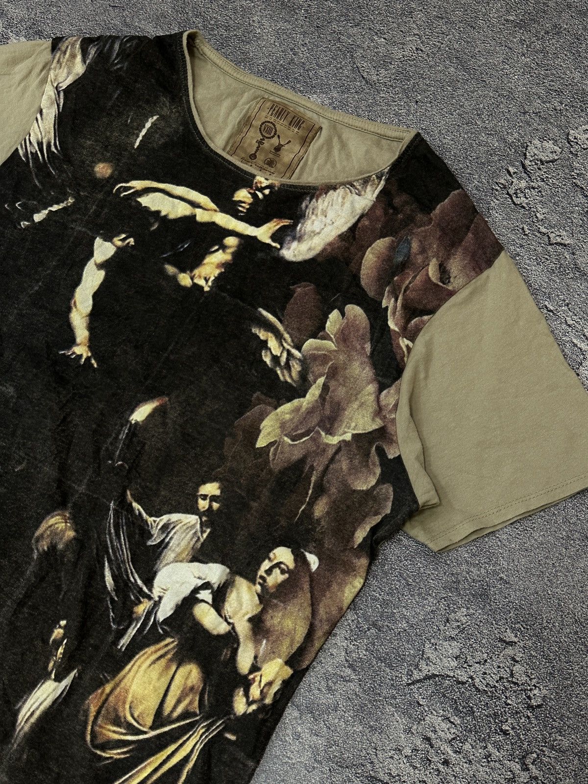 Vintage Vintage Caravaggio’s Nativity Overprinted Art T-Shirt L Size Size US L / EU 52-54 / 3 - 7 Thumbnail