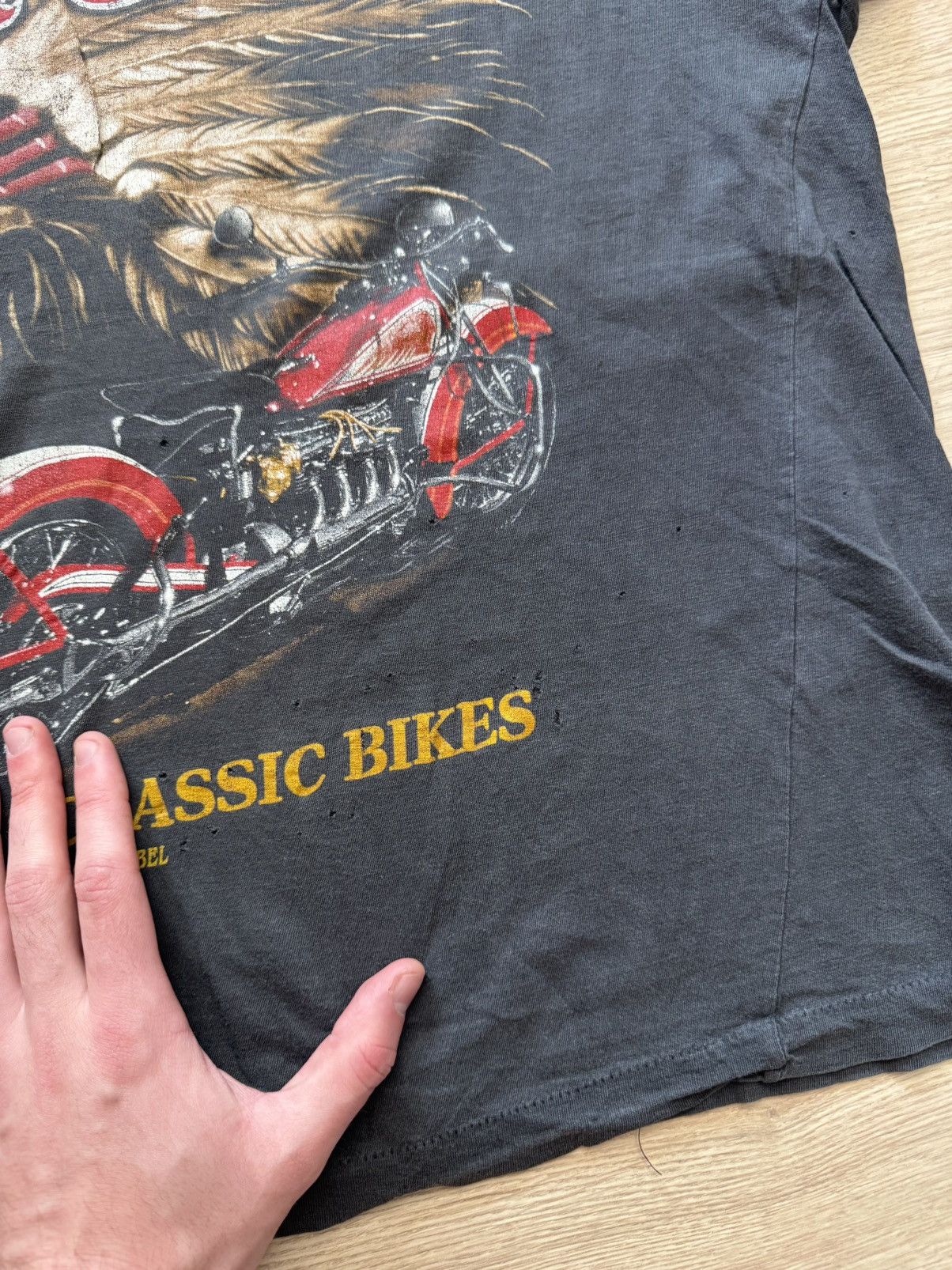 Vintage Vintage 90’s Indian Motorcycle Red Skin Distressed T-Shirt Size US S / EU 44-46 / 1 - 3 Thumbnail