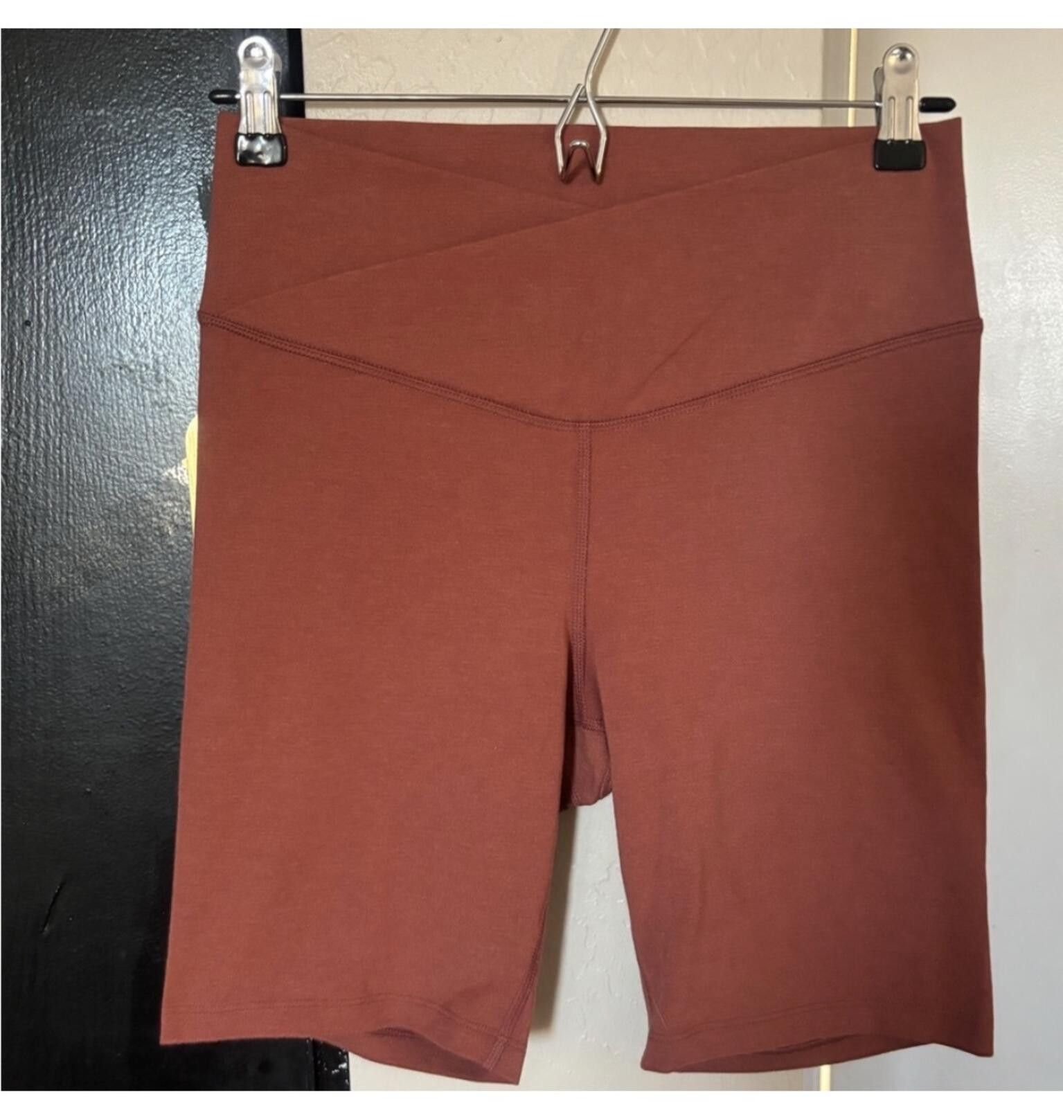 Old Navy (Old Navy) Women's Terracotta Bike Shorts Size 32" / US 10 / IT 46 - 1 Thumbnail
