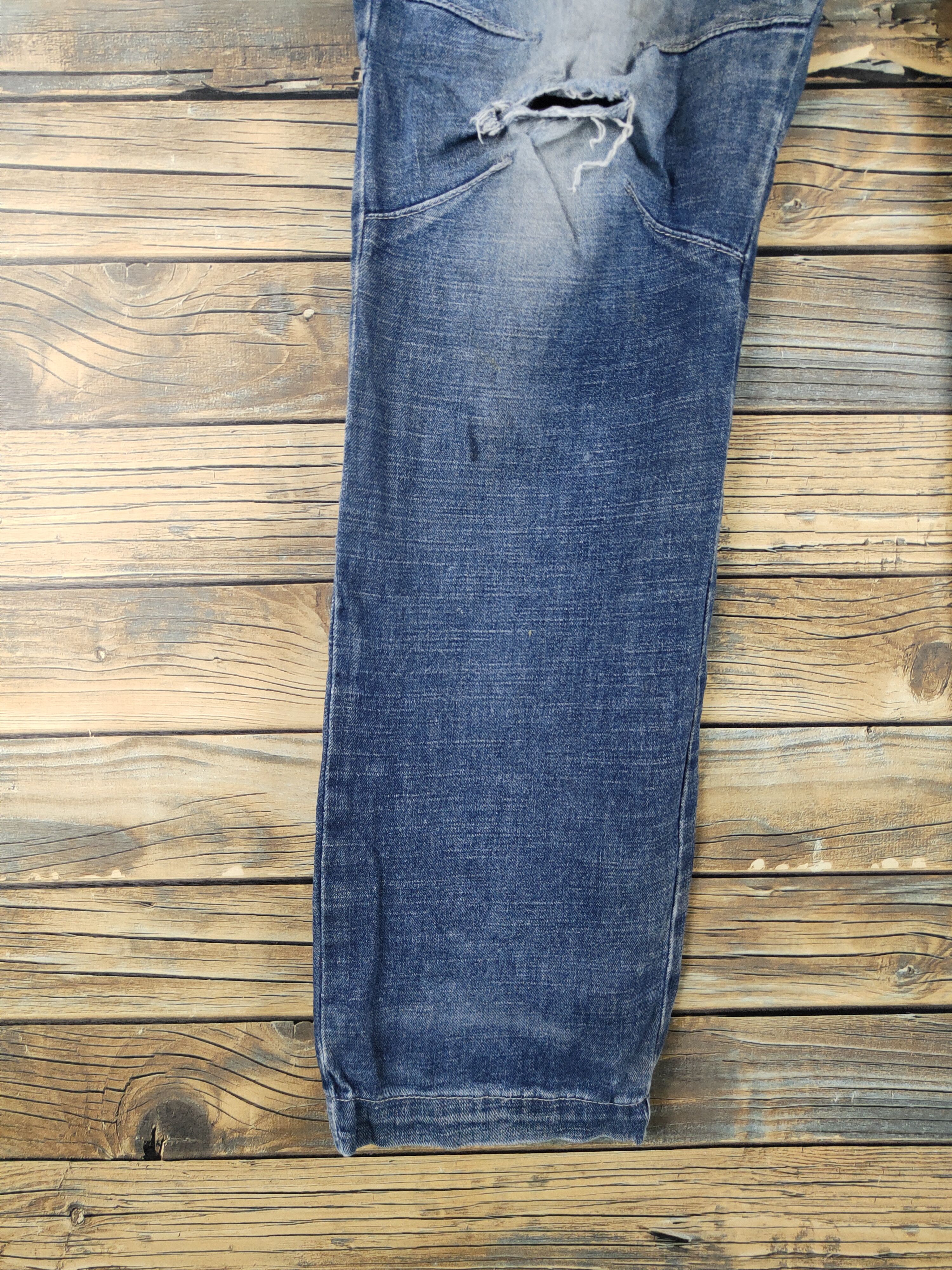 Japanese Brand FieldCore Dark Blue Distressed Ripped Soft Jeans #W2090 Size US 32 / EU 48 - 4 Thumbnail