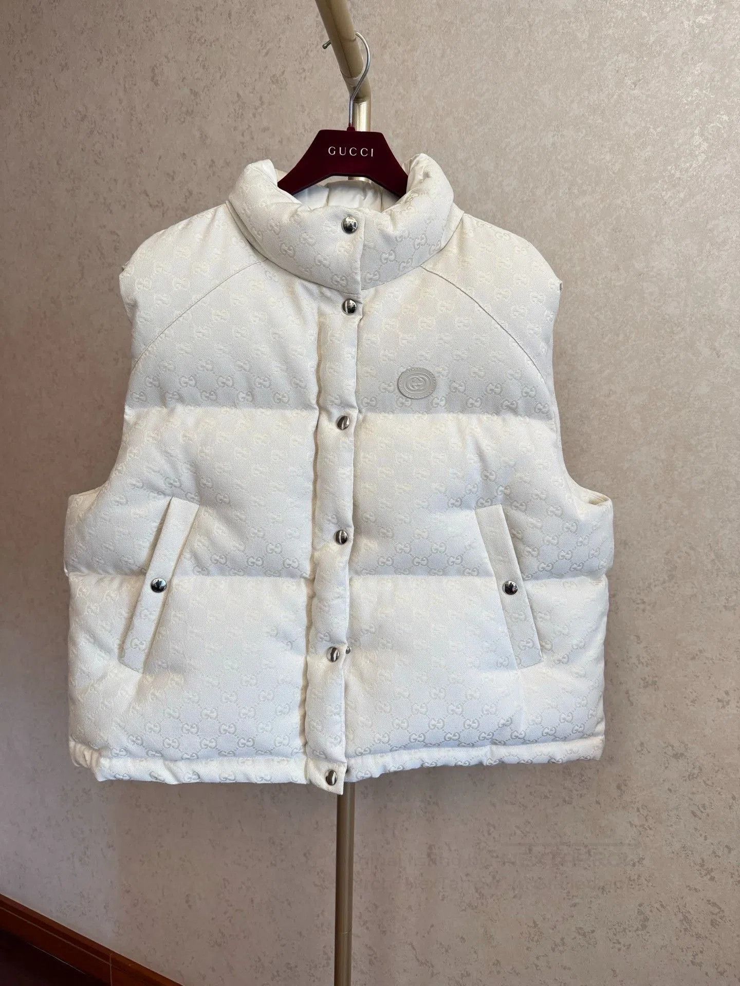Gucci Gucci Women's Logo Thick Down Vest. Size L / US 10 / IT 46 - 1 Thumbnail