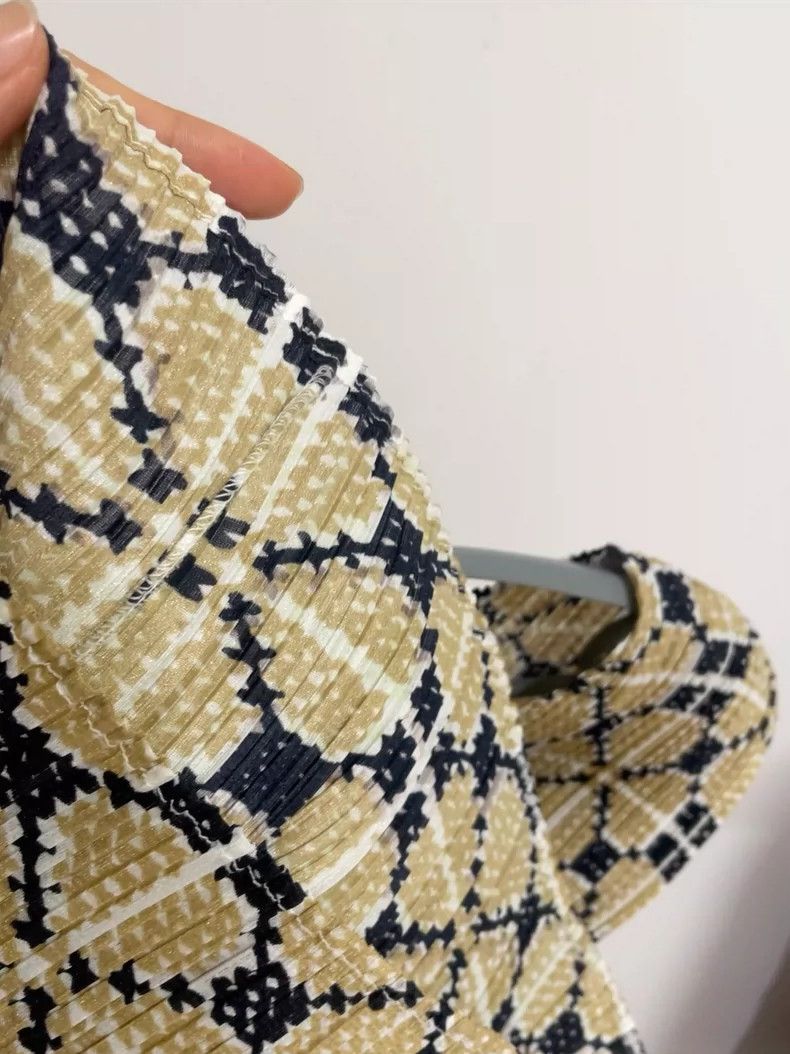 issey miyake size:3 Four-leaf clover vest