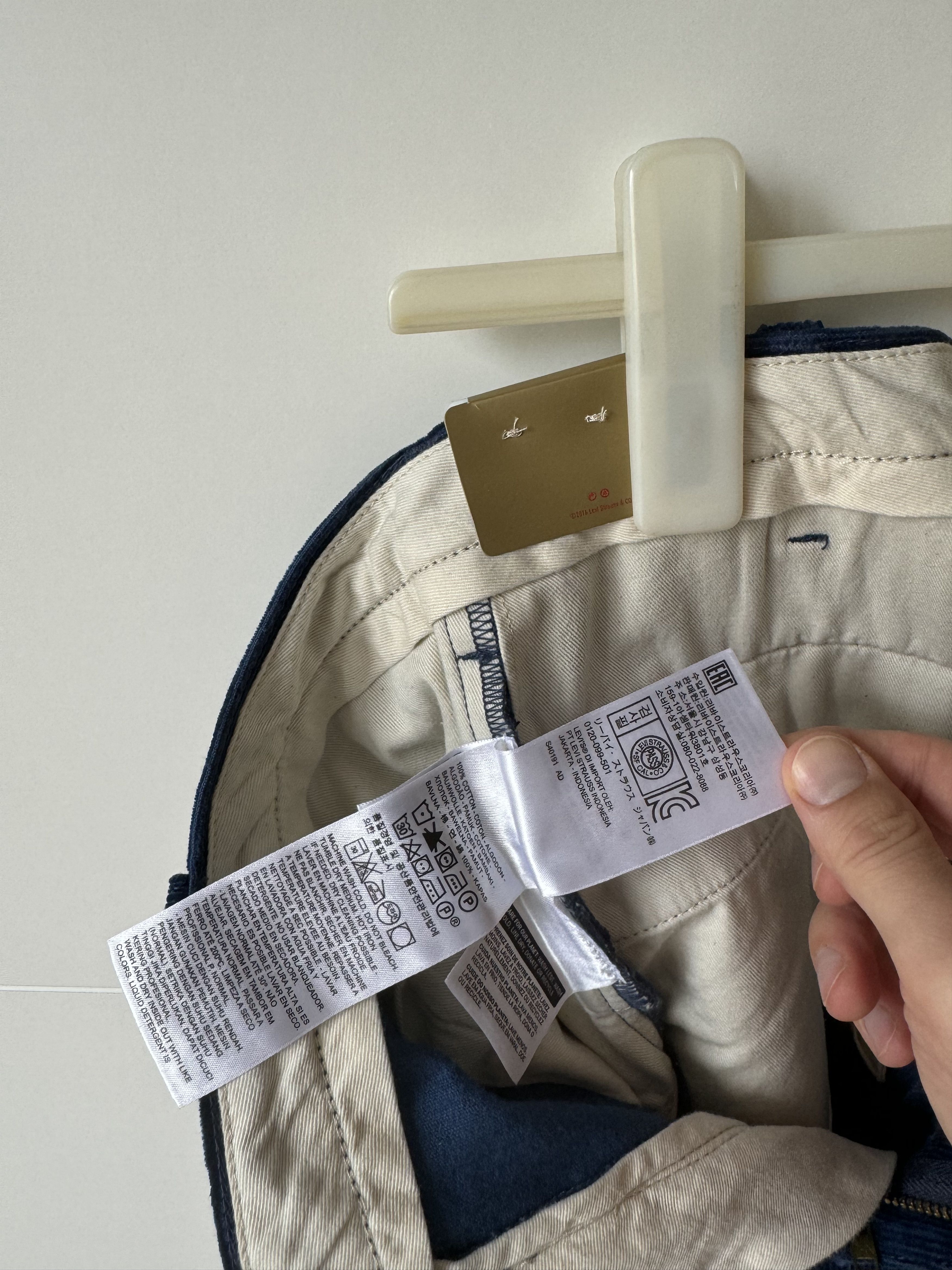 Levi's Vintage Clothing [30] 1960s Sta-Prest Corduroy Trousers (FW18) Size US 30 / EU 46 - 14 Thumbnail