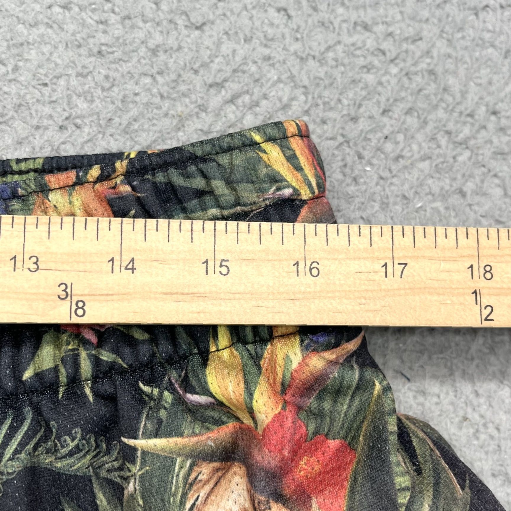47 LRG Shorts Bermuda Men XL Hawaii Floral 90s Hawaiian Streetwear Multicolor Floral Drawstring Pockets Casual Mens XL Size US 36 / EU 52 - 4 Thumbnail