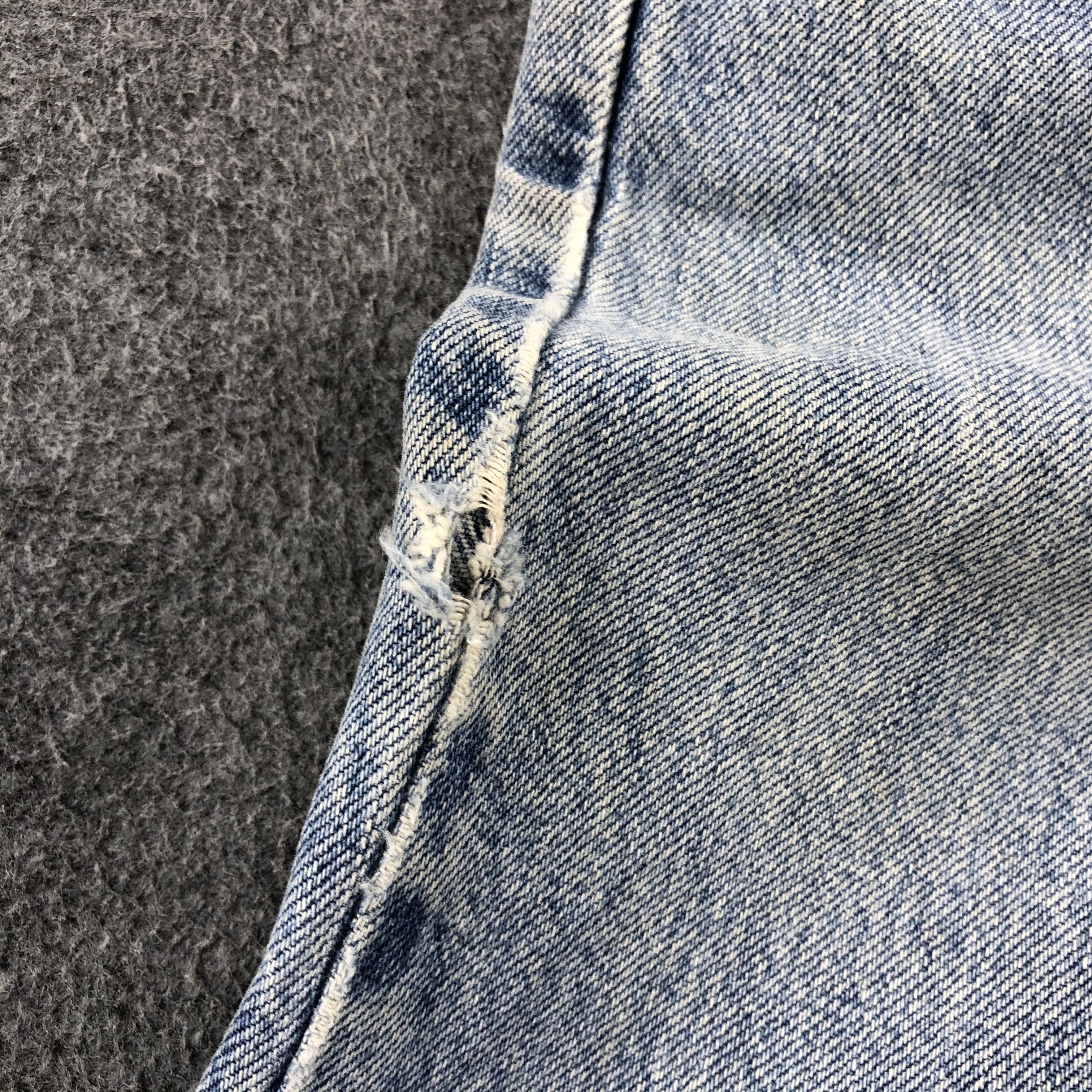 Levi's Vintage 90s Light Wash Levis 550 Jeans-J2221 Size US 31 - 12 Thumbnail