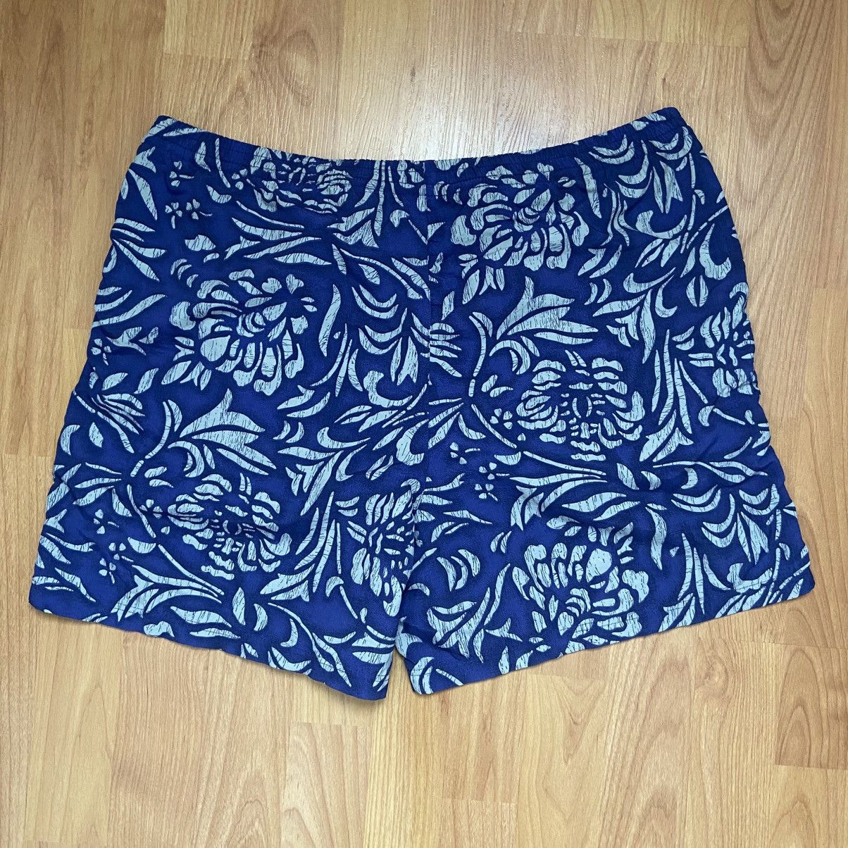Patagonia Patagonia Men’s Floral Allover Print Shorts Size Med/ Large Size US 34 / EU 50 - 2 Thumbnail