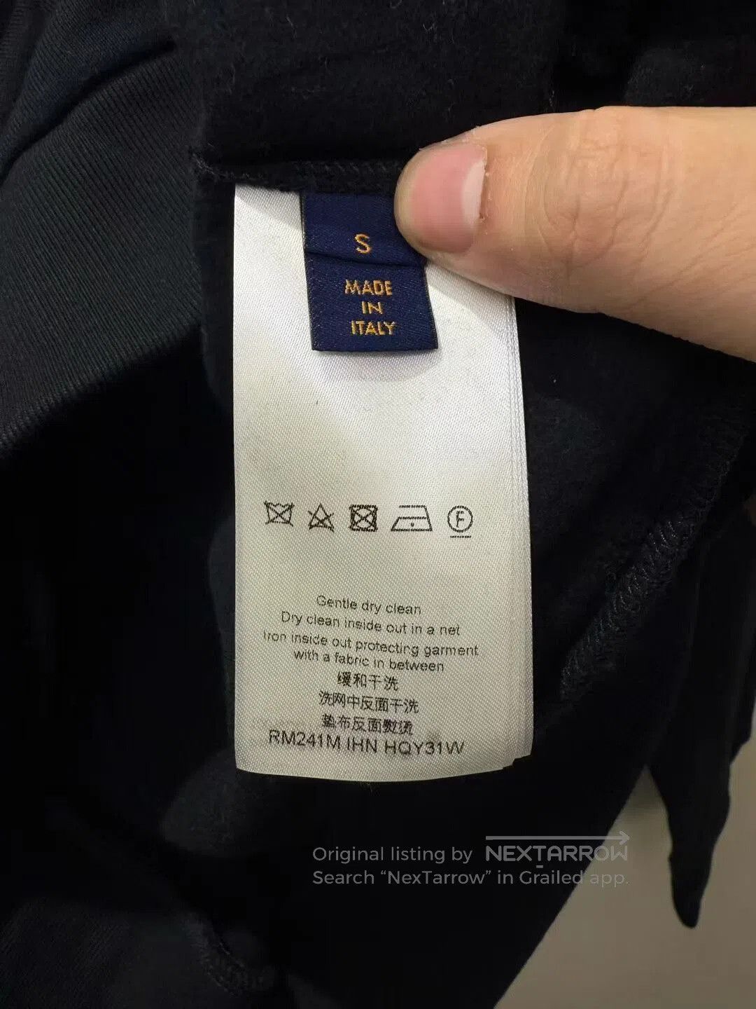 Louis Vuitton louis vuitton black logo sweatshirt with embroidery. Size US S / EU 44-46 / 1 - 3 Thumbnail
