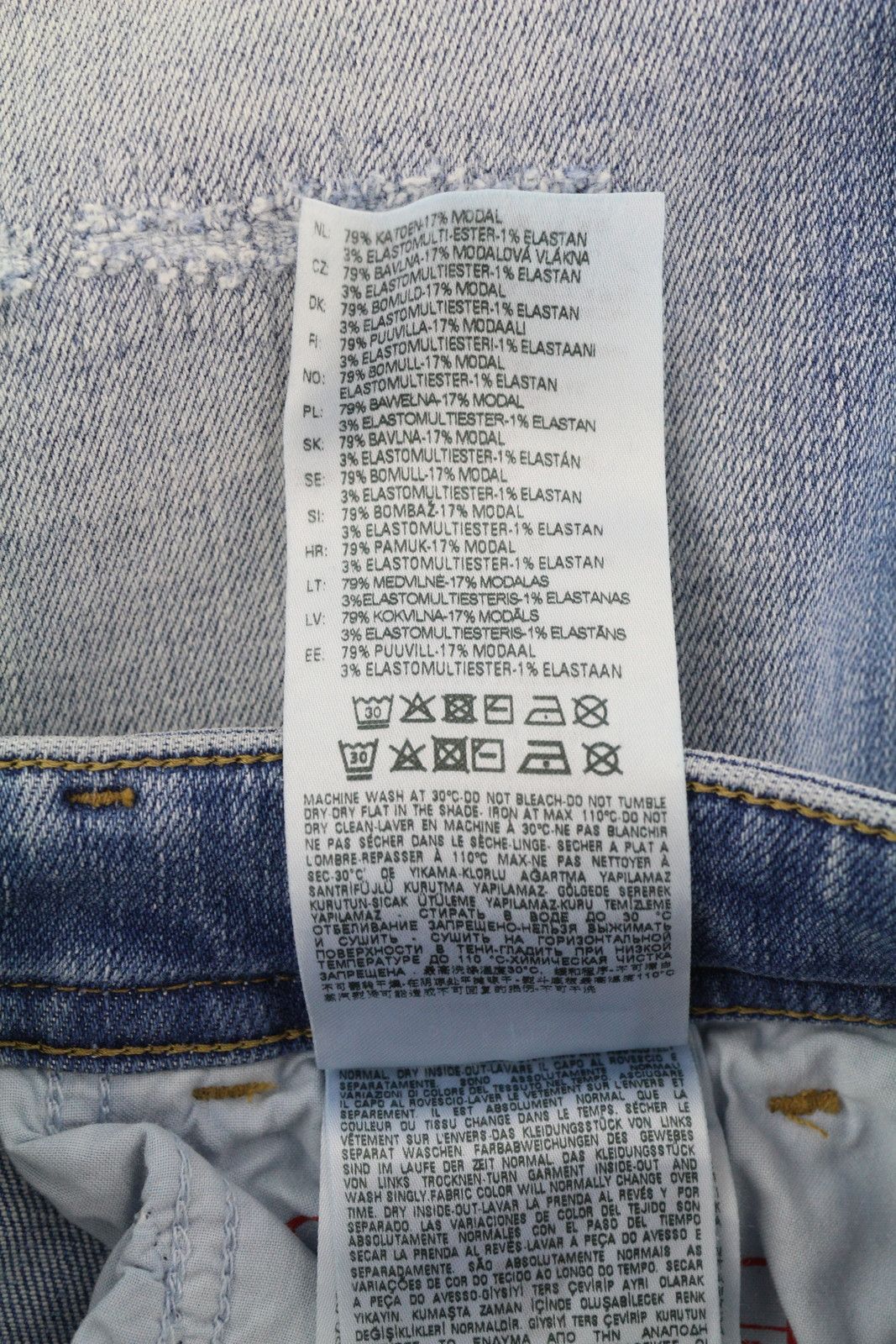 Diesel 2017 SLANDY 09B08 W30/L32 Super Skinny Mid Waist 40679 Size 30" / US 8 / IT 44 - 8 Thumbnail