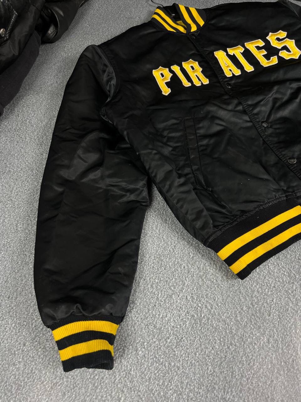 MLB Vintage Starter Pirates MLB Bomber Jacket Size US L / EU 52-54 / 3 - 5 Thumbnail